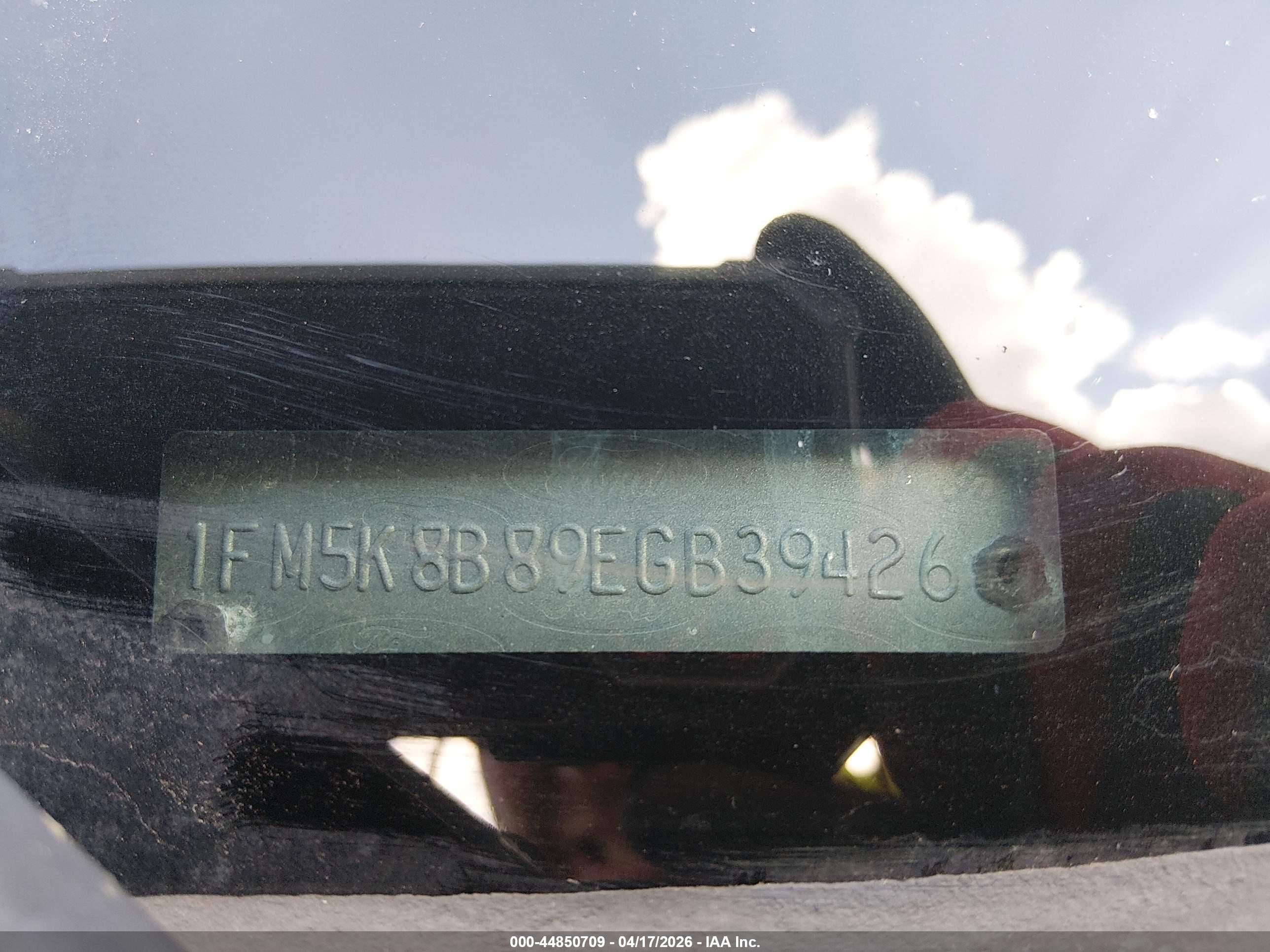 FORD EXPLORER image 9