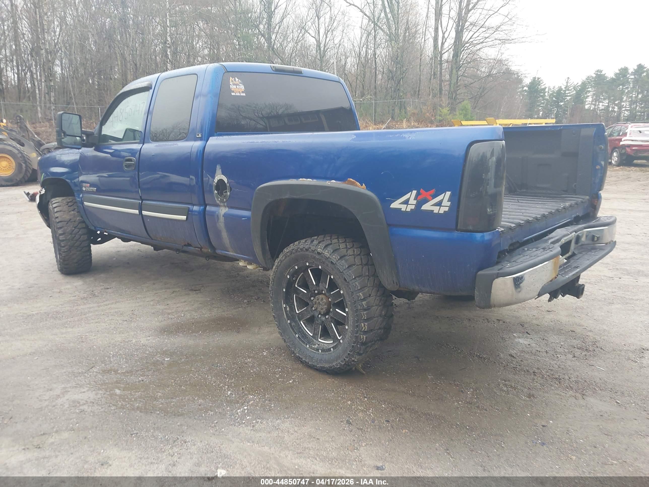 CHEVROLET SILVERADO image 3