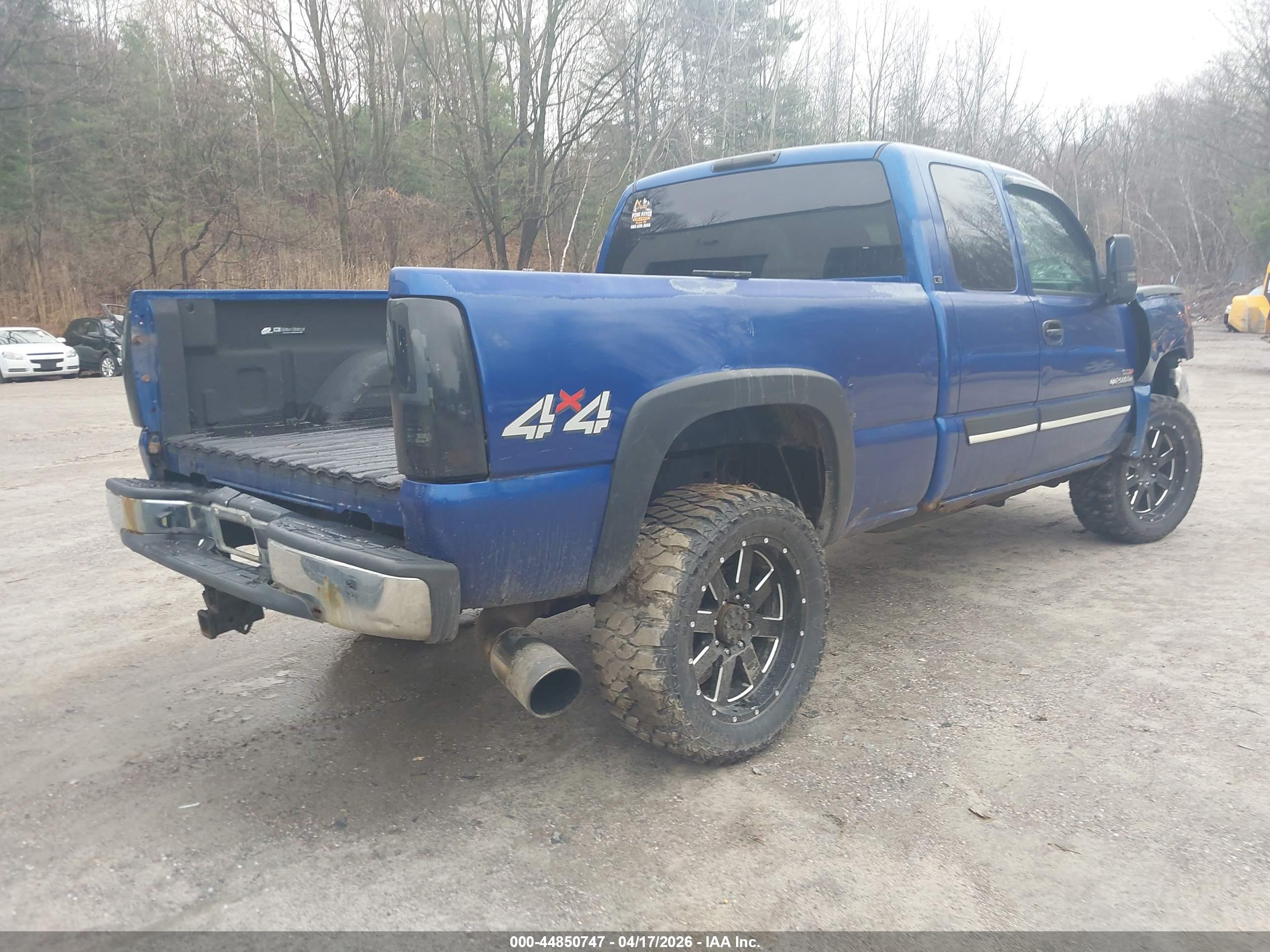 CHEVROLET SILVERADO image 4