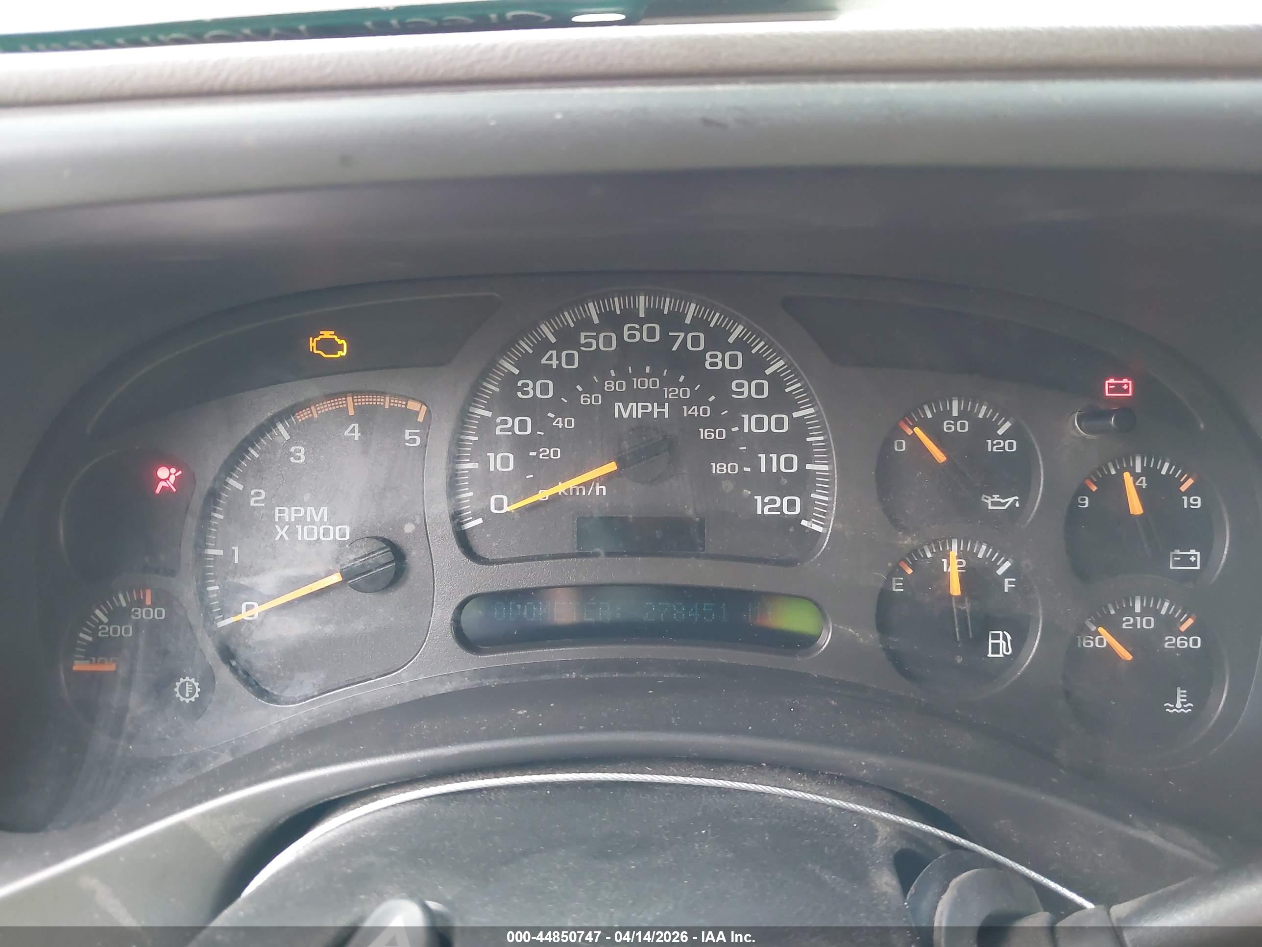 CHEVROLET SILVERADO image 7