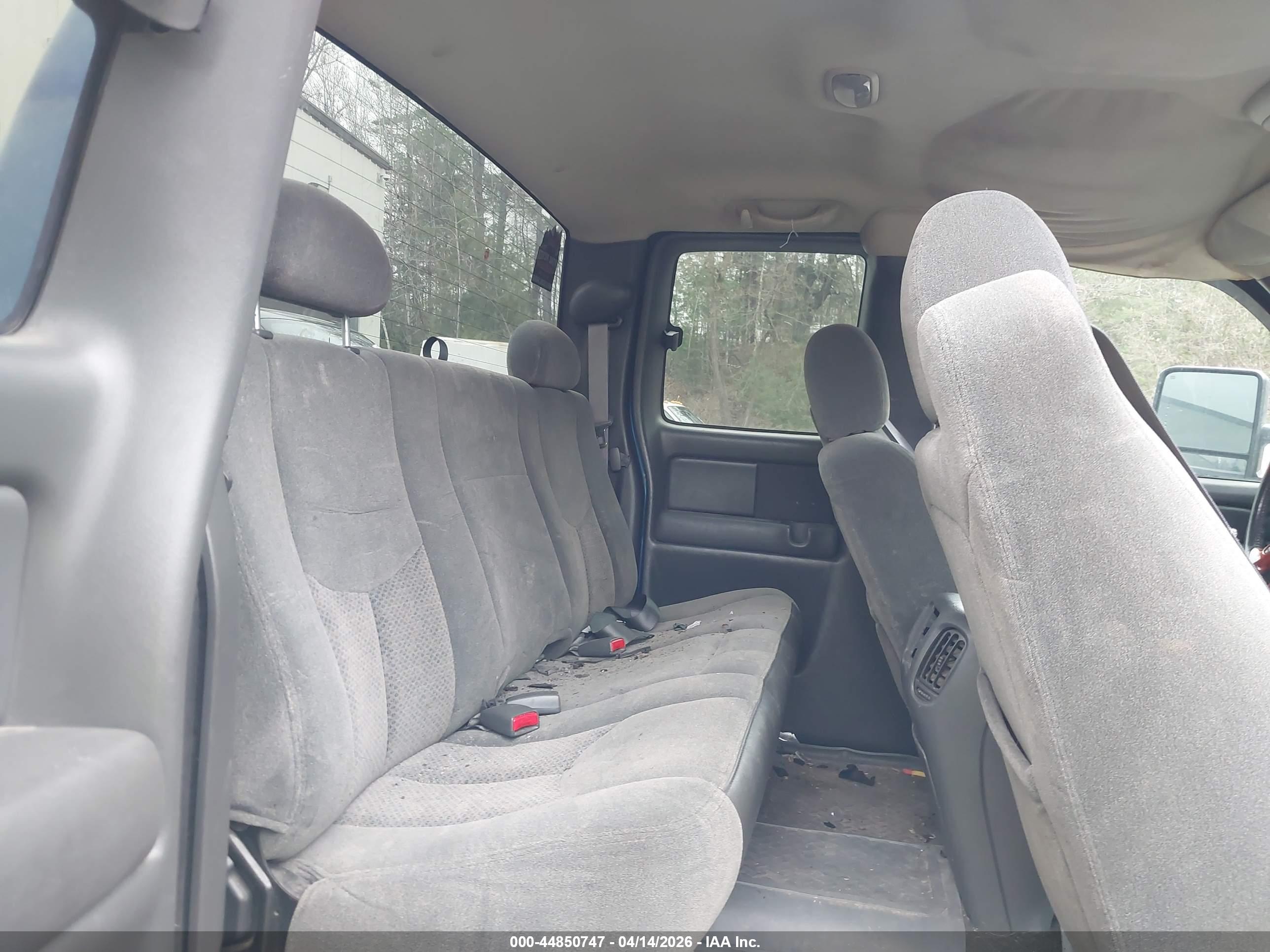 CHEVROLET SILVERADO image 8