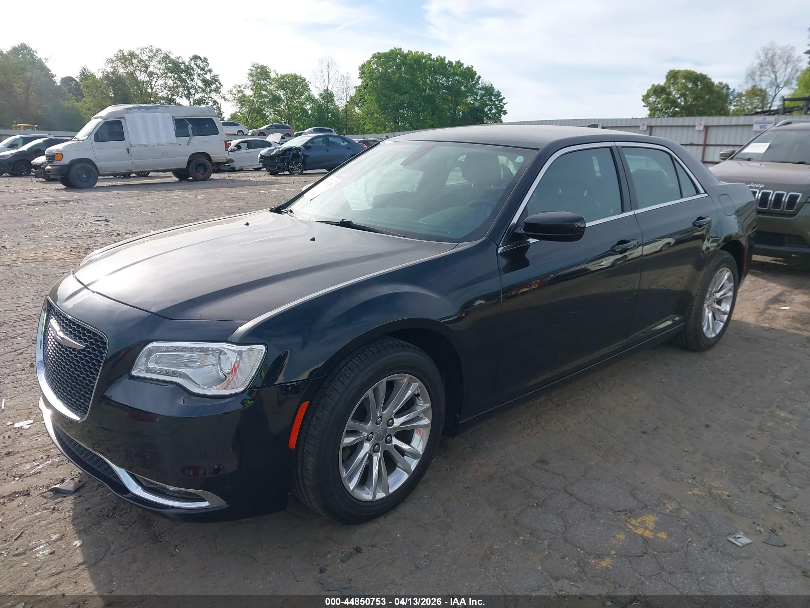 CHRYSLER 300 image 2