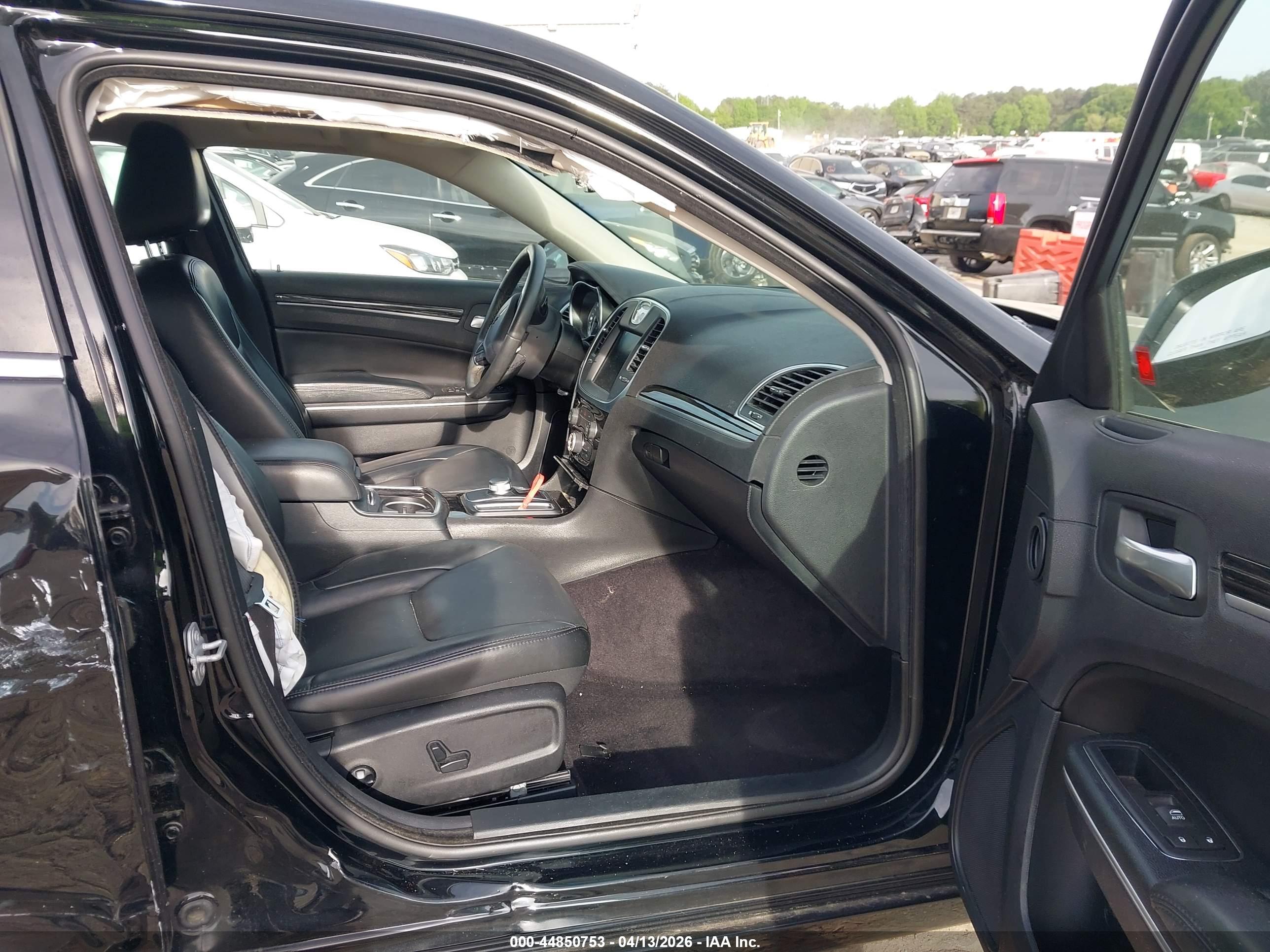 CHRYSLER 300 image 5