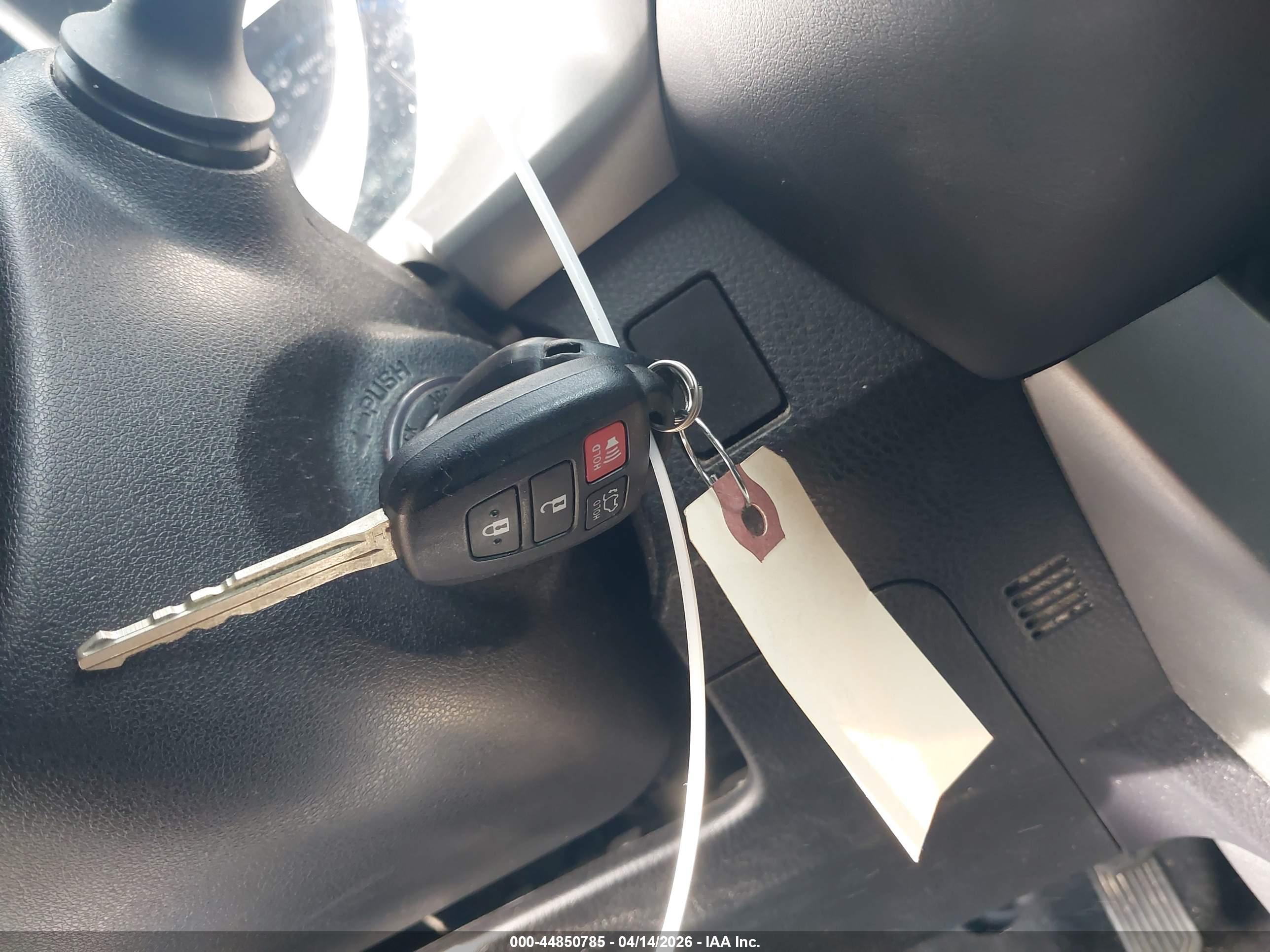 TOYOTA RAV4 image 11
