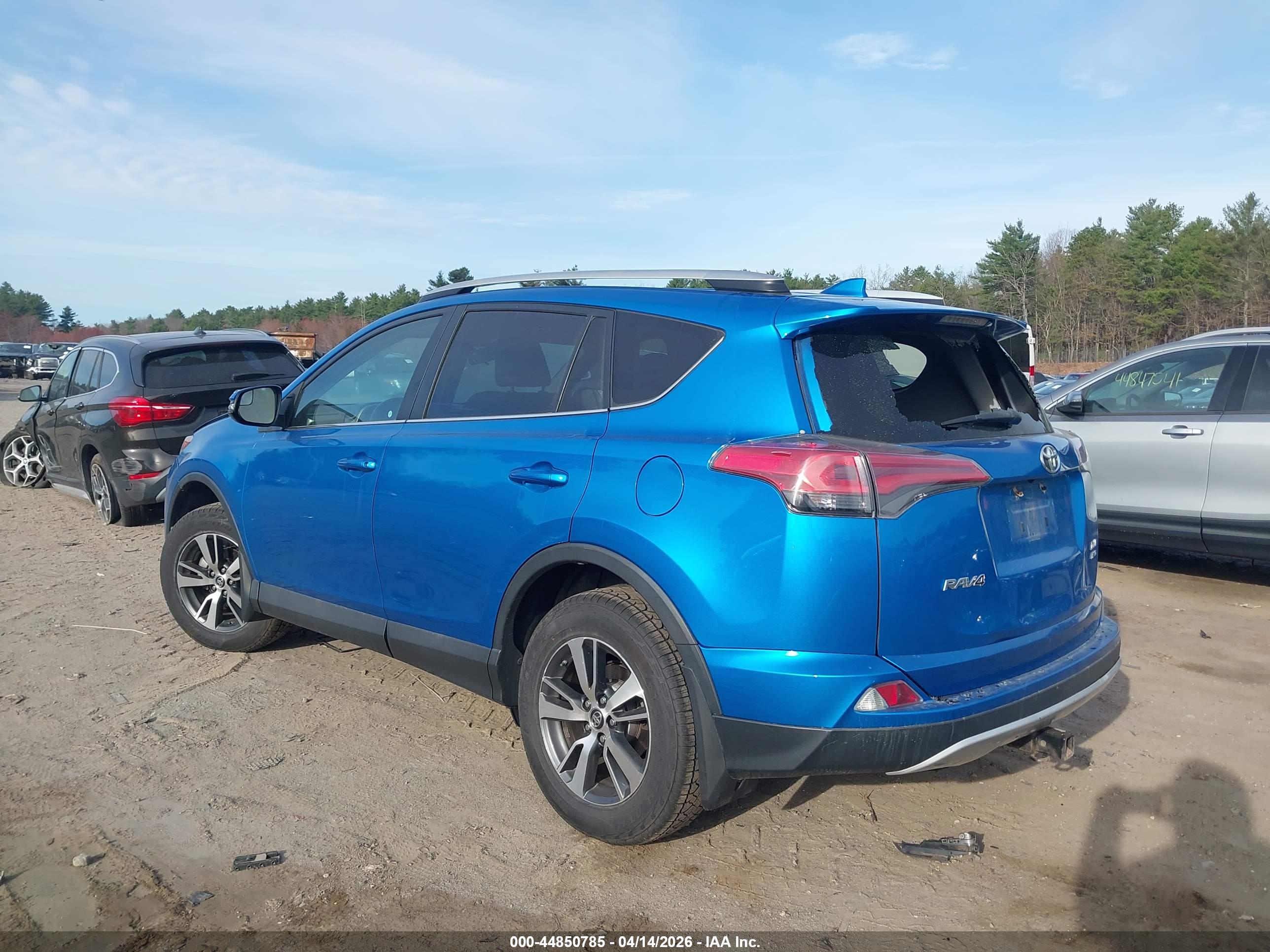 TOYOTA RAV4 image 3