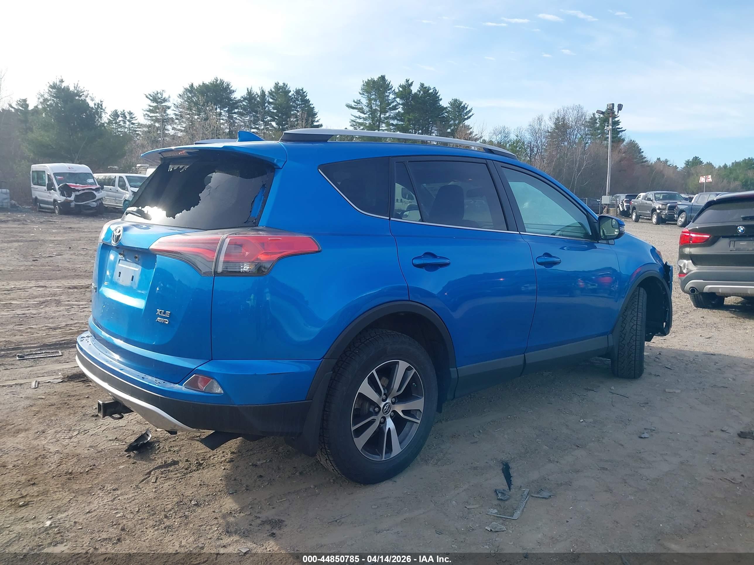 TOYOTA RAV4 image 4