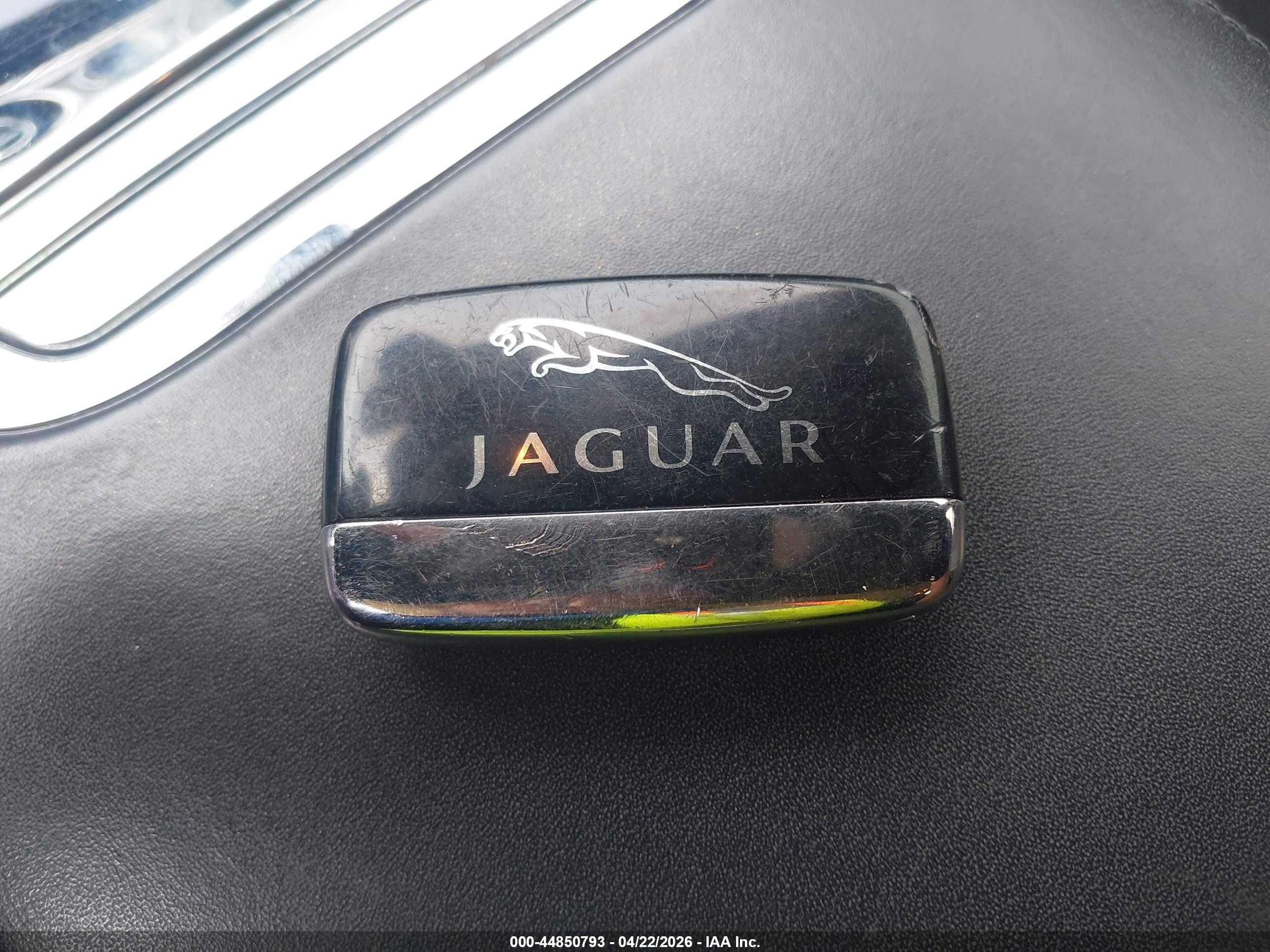 JAGUAR XJ image 11