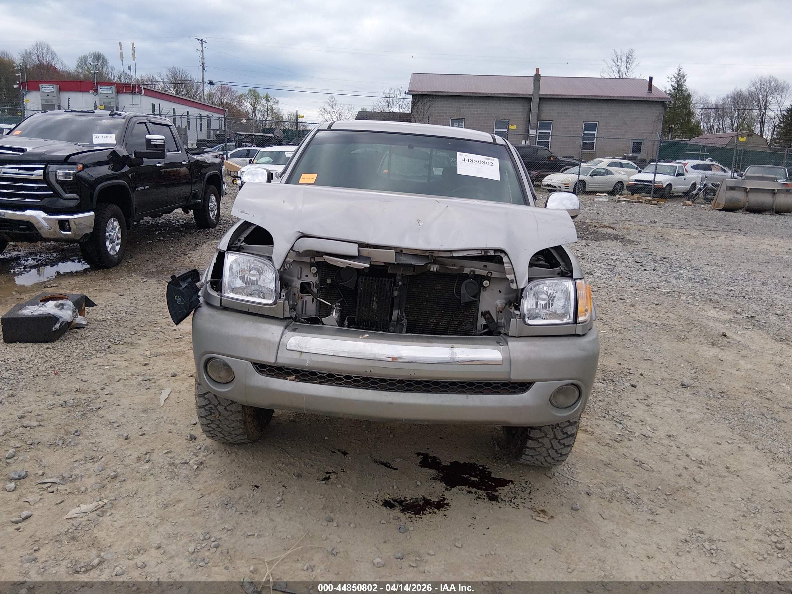 TOYOTA TUNDRA image 6