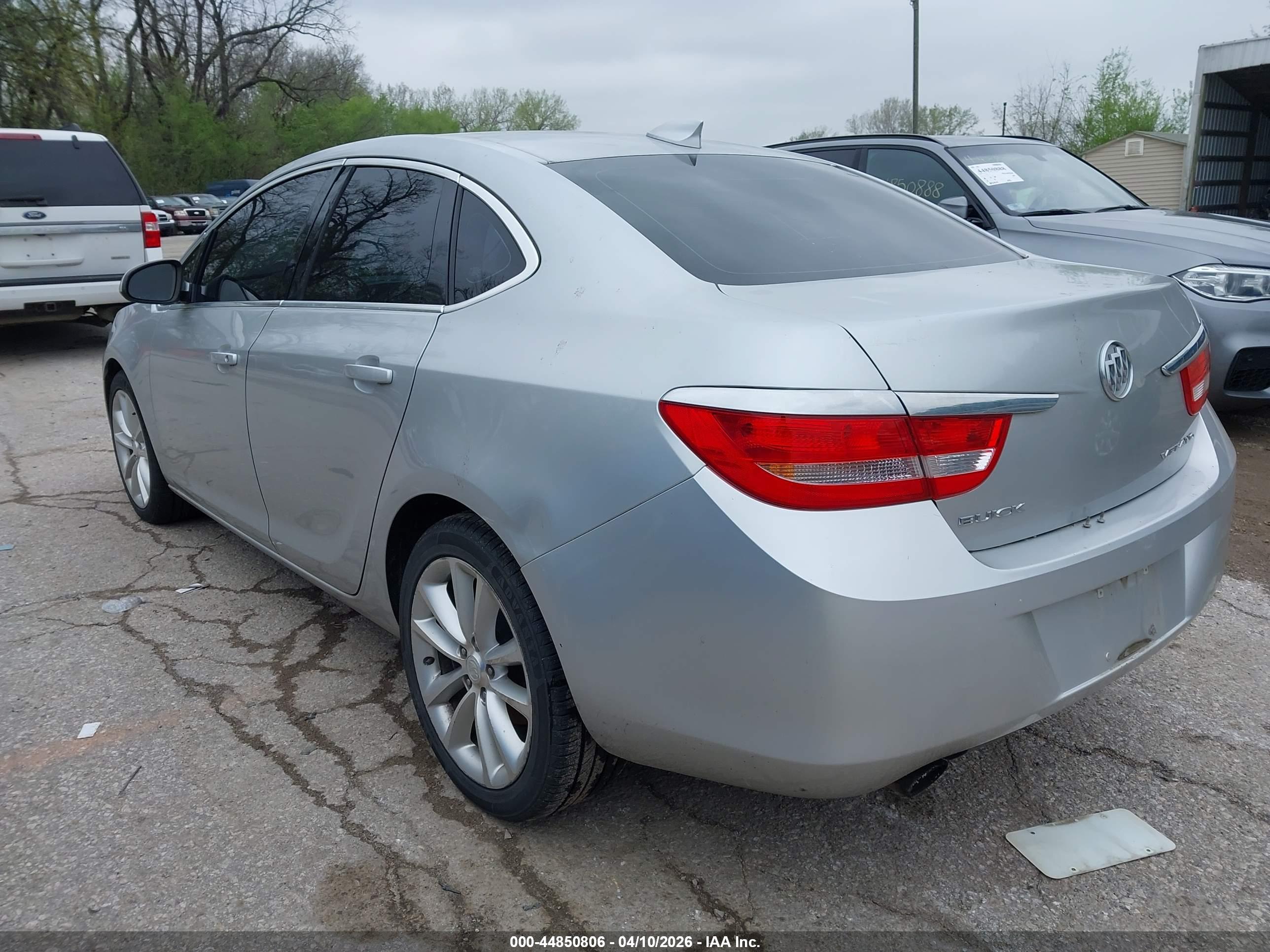 BUICK VERANO image 3