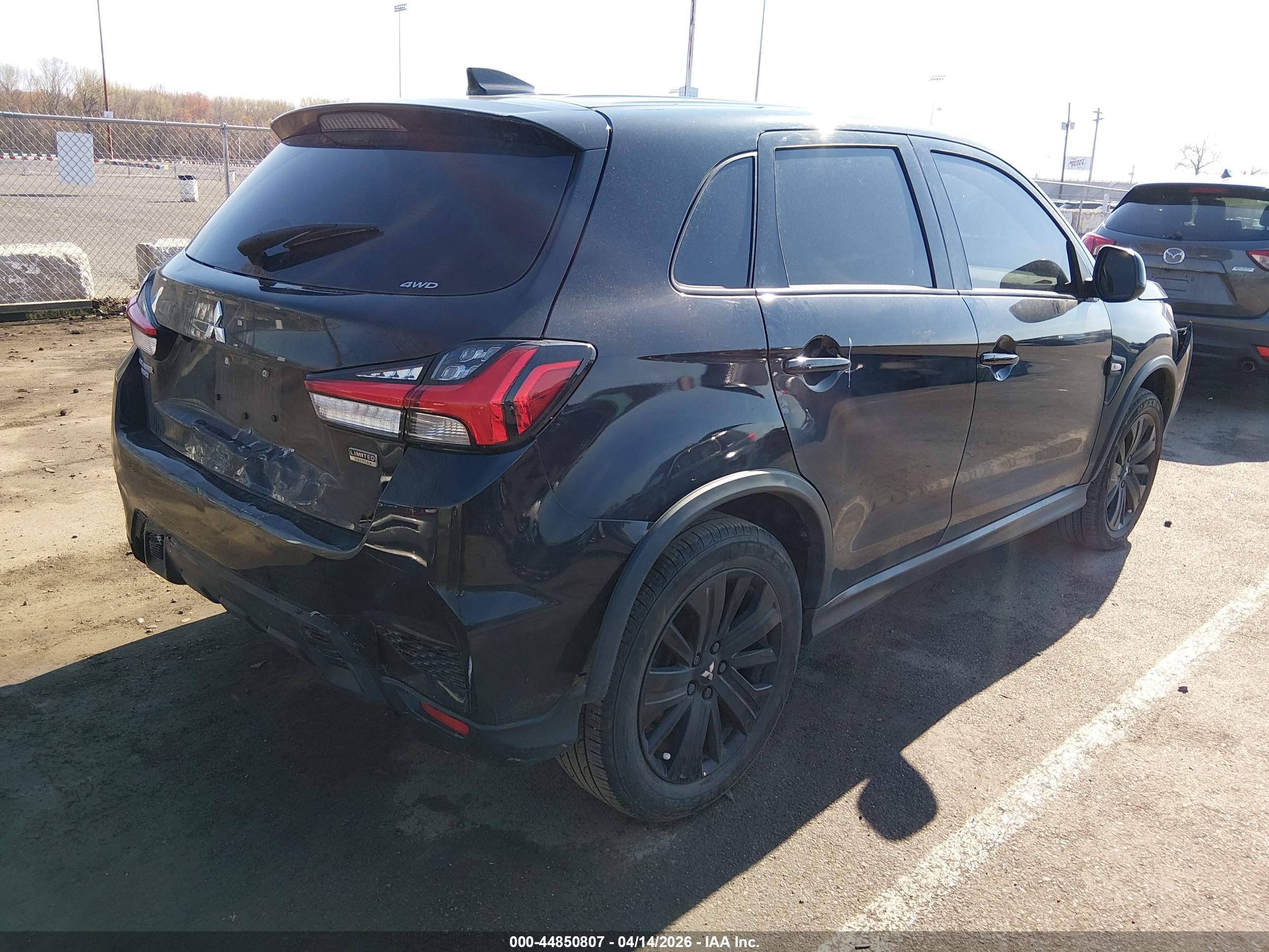 MITSUBISHI OUTLANDER image 4