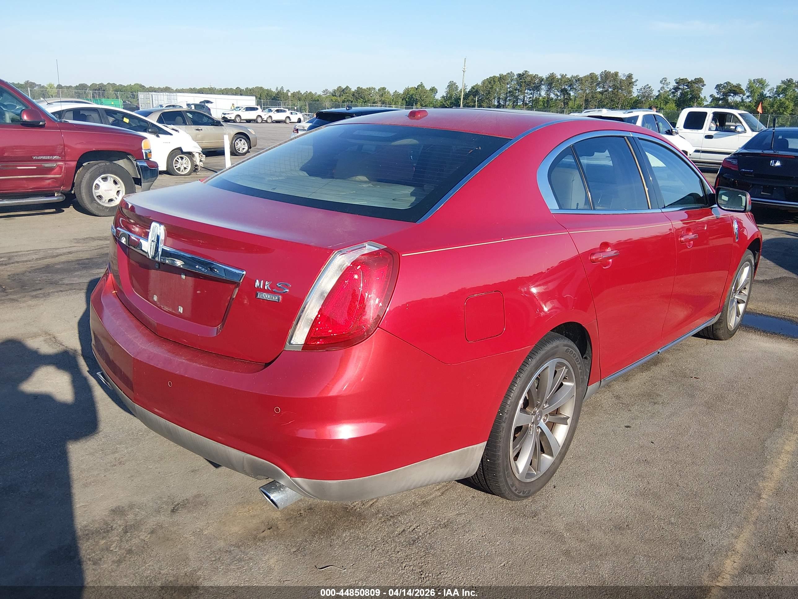 LINCOLN MKS image 4
