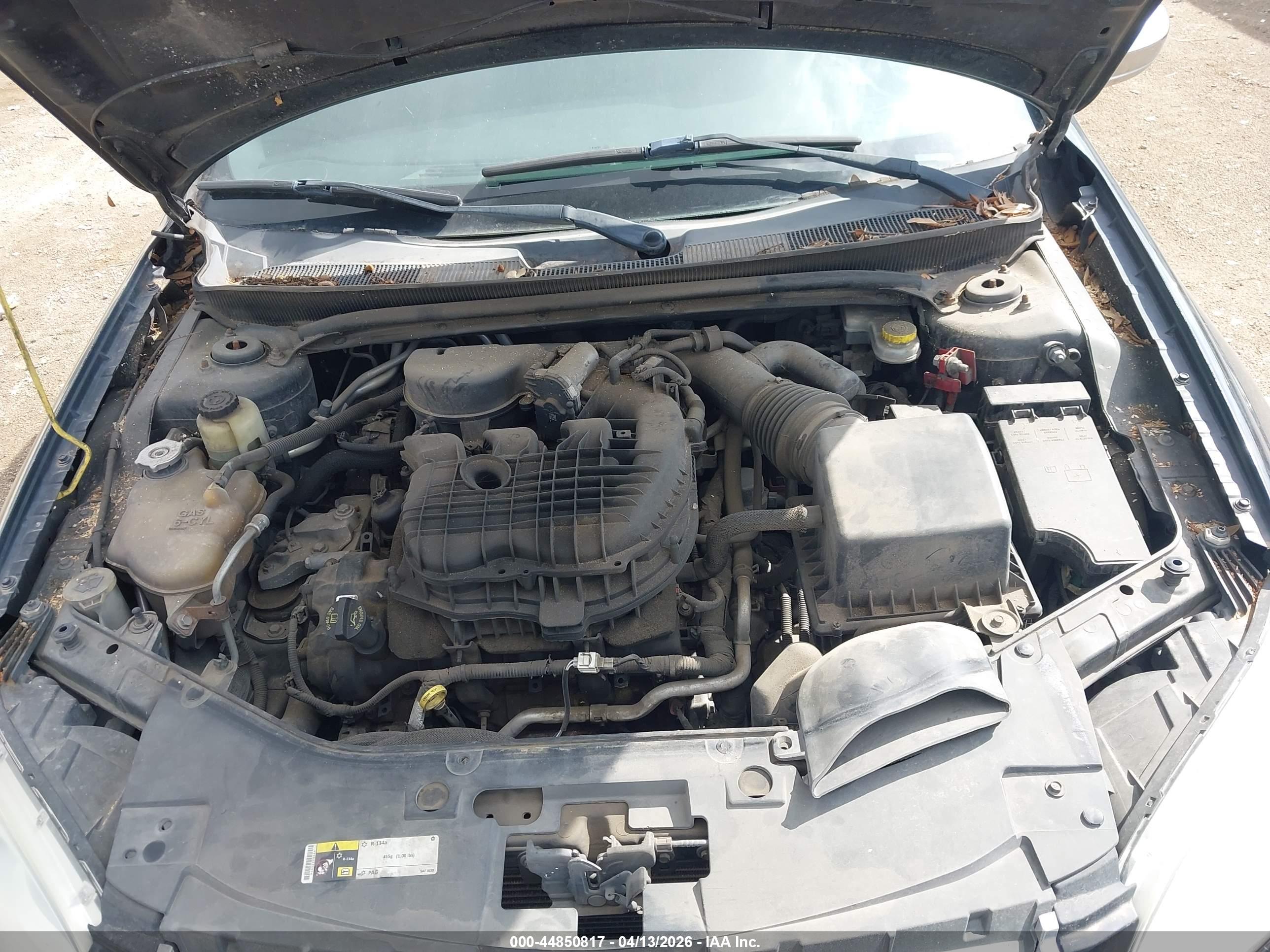 CHRYSLER 200 image 10