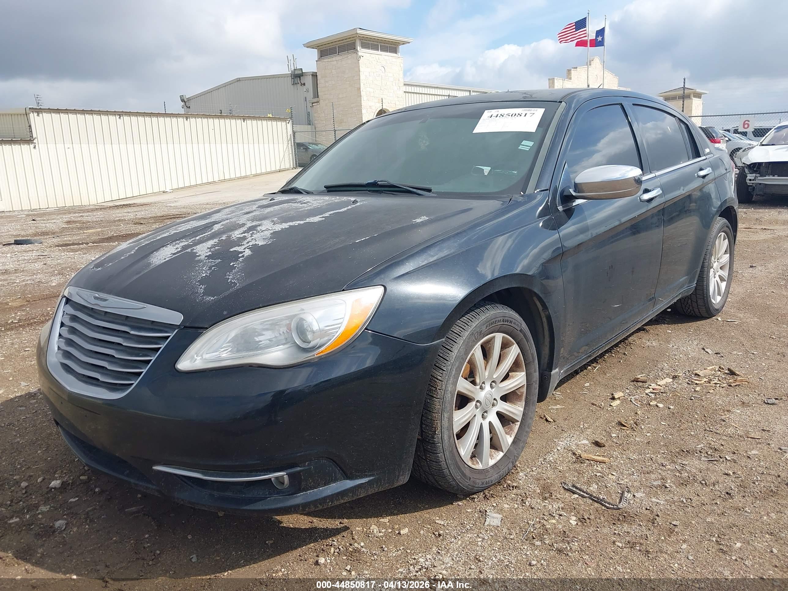 CHRYSLER 200 image 6