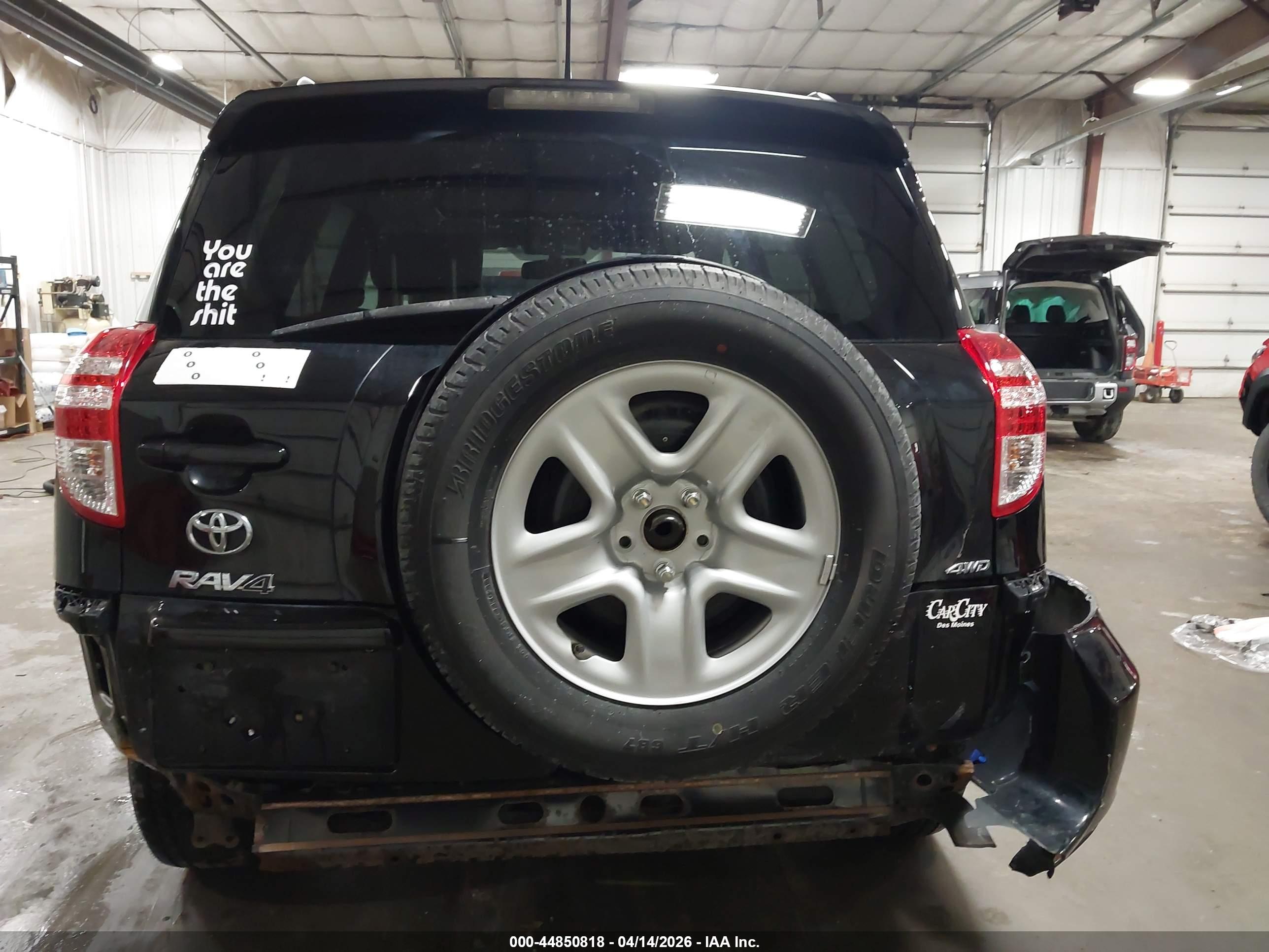 TOYOTA RAV4 image 6