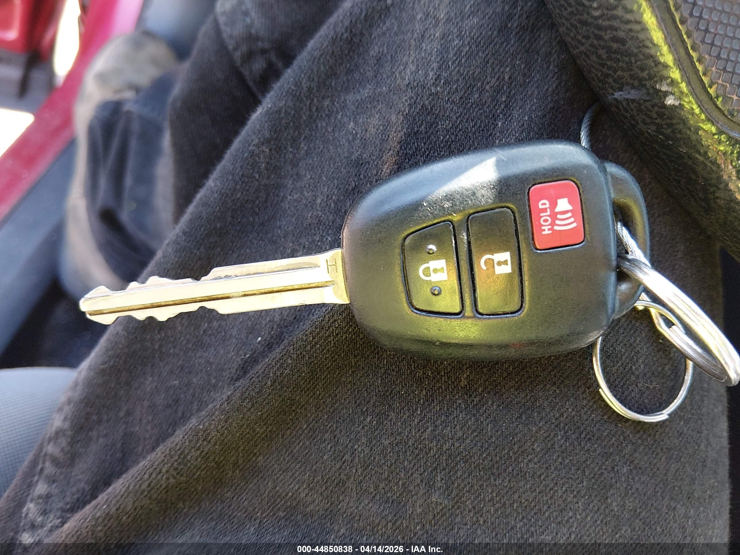 TOYOTA RAV4 image 11