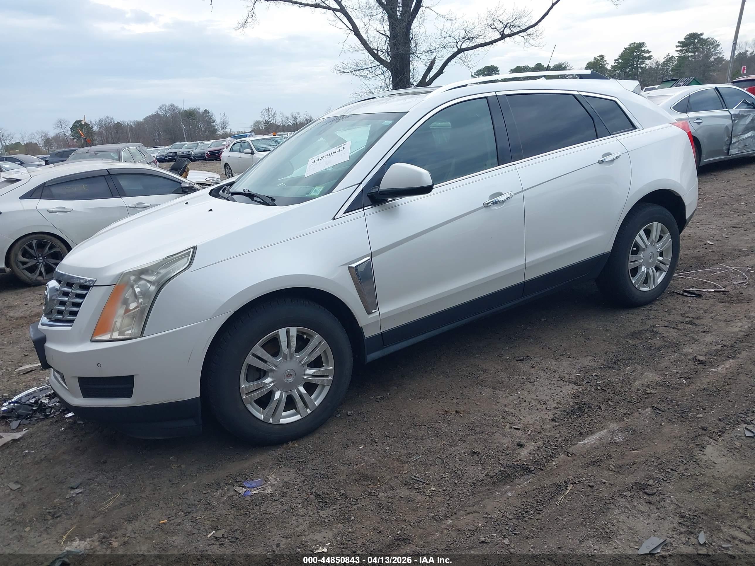 CADILLAC SRX image 2