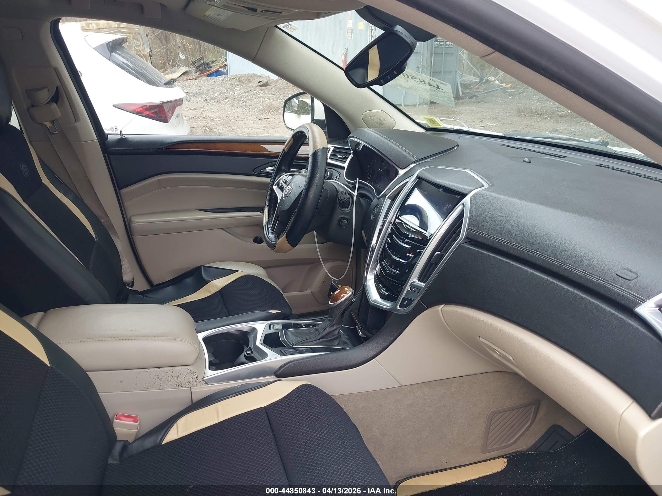 CADILLAC SRX image 5