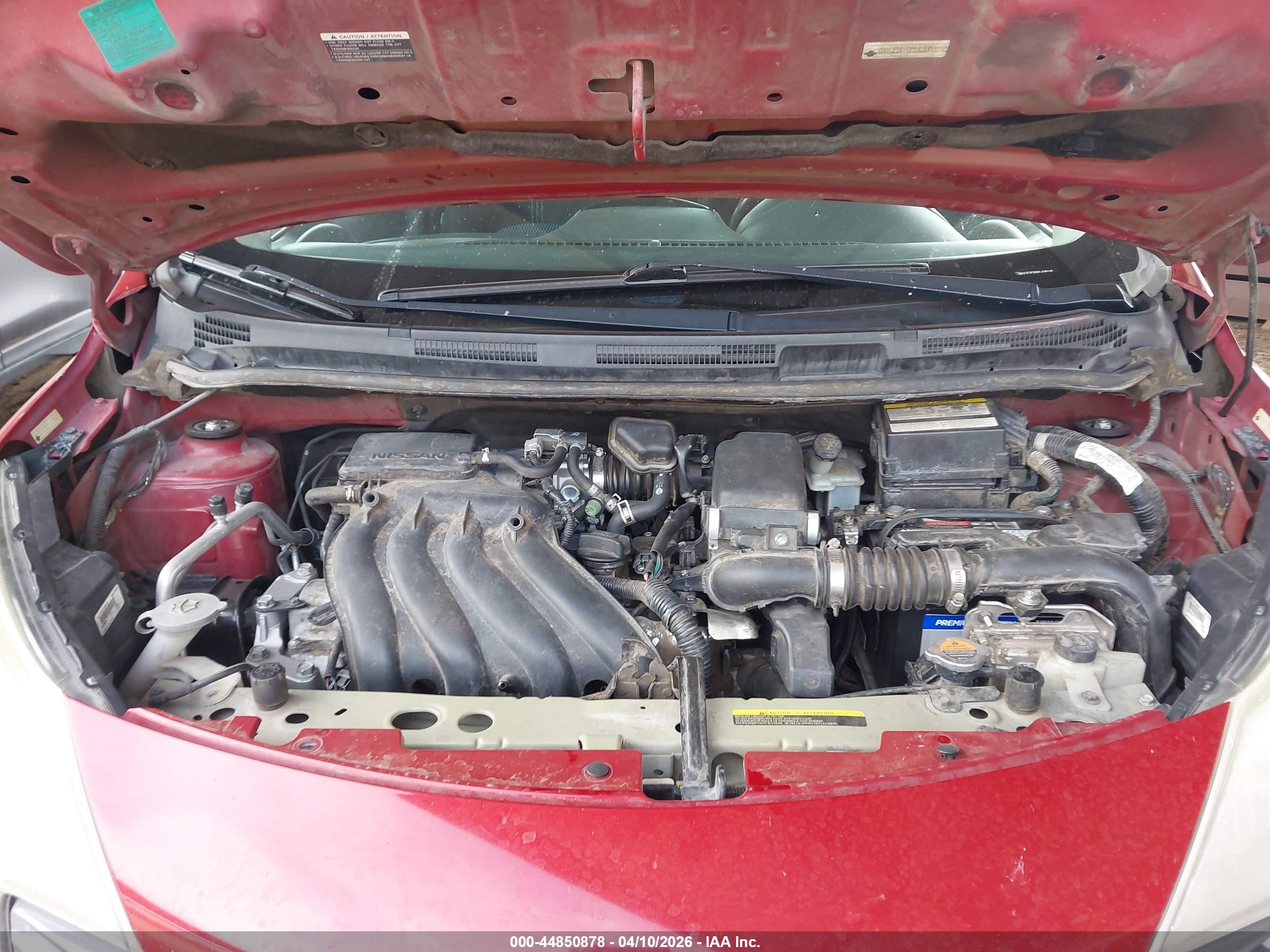 NISSAN VERSA image 10