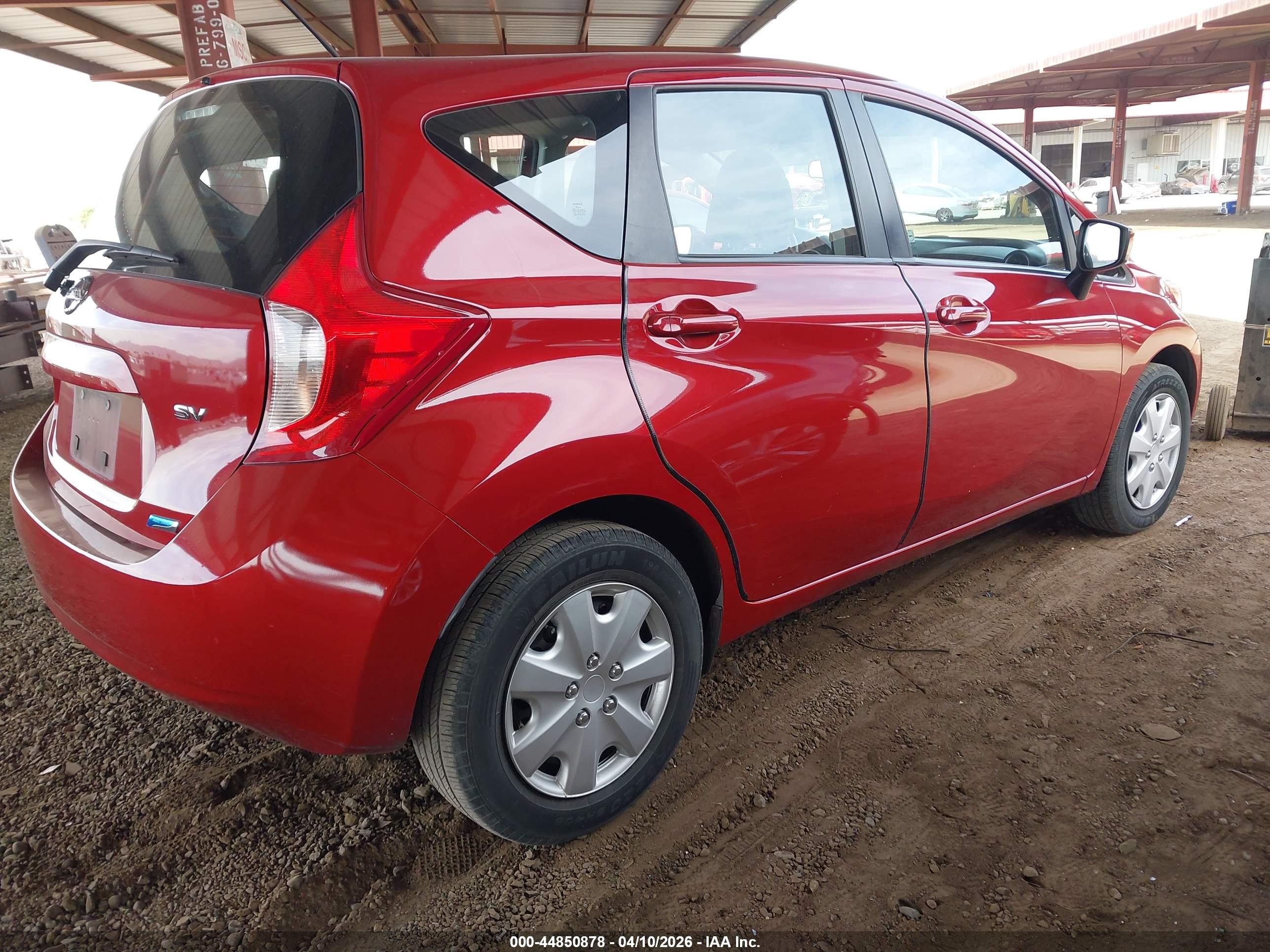 NISSAN VERSA image 4