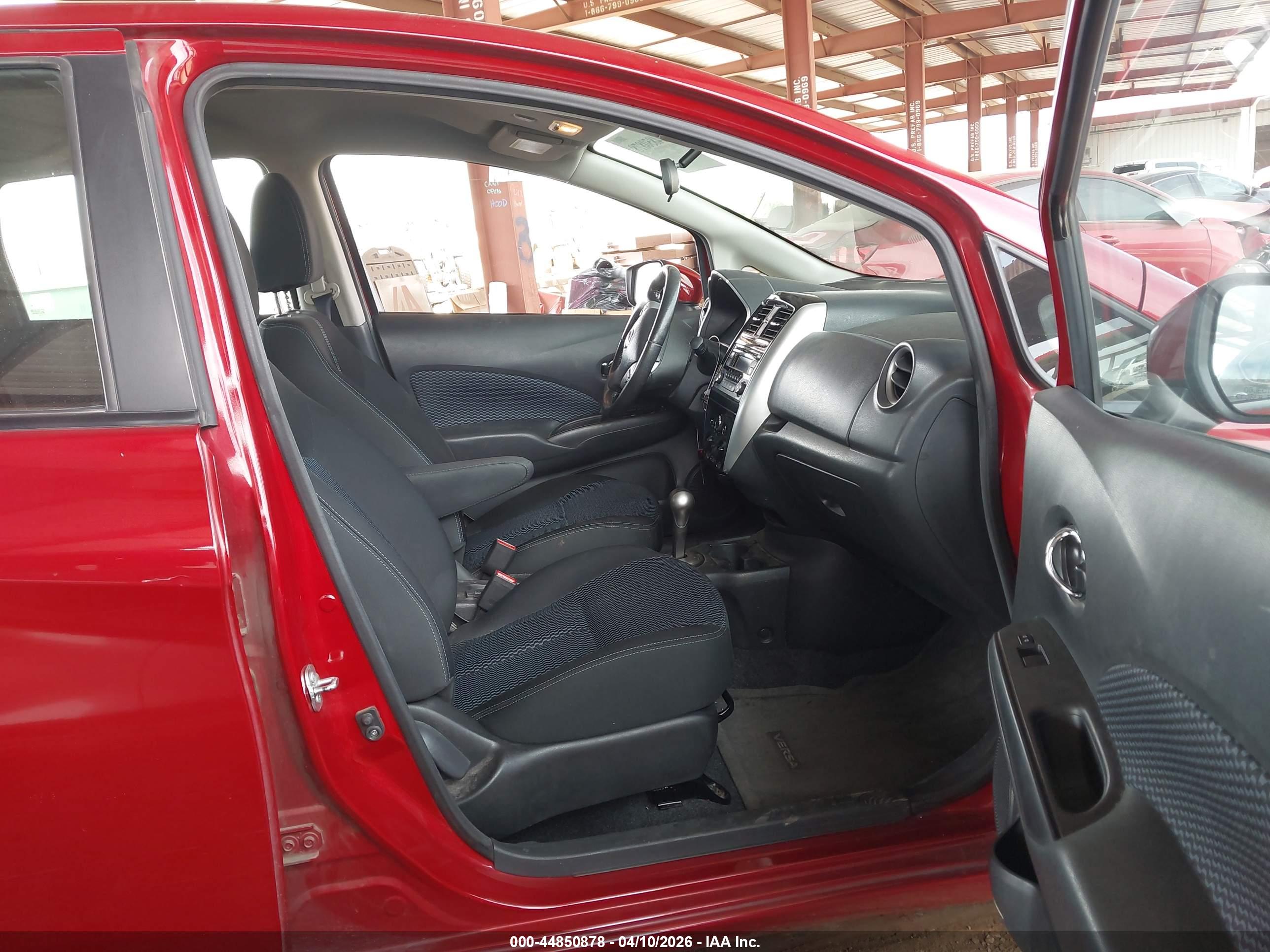 NISSAN VERSA image 5