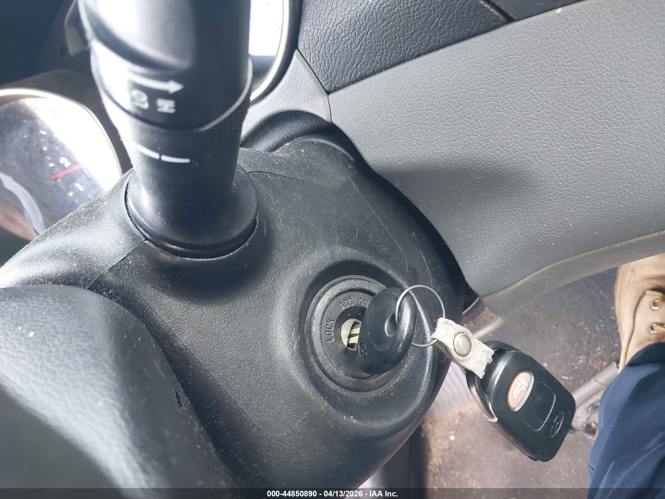 HYUNDAI ELANTRA image 11