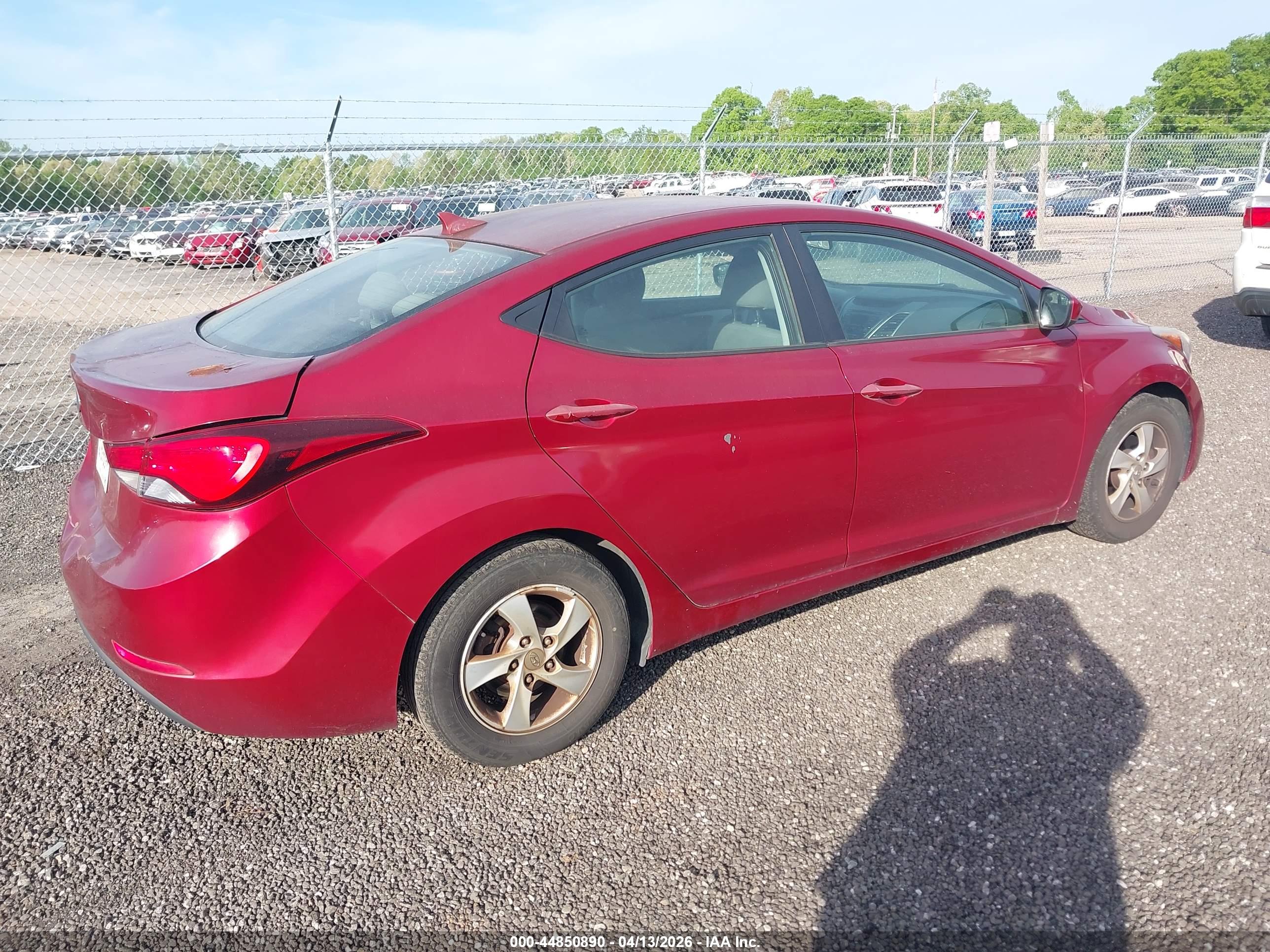 HYUNDAI ELANTRA image 4