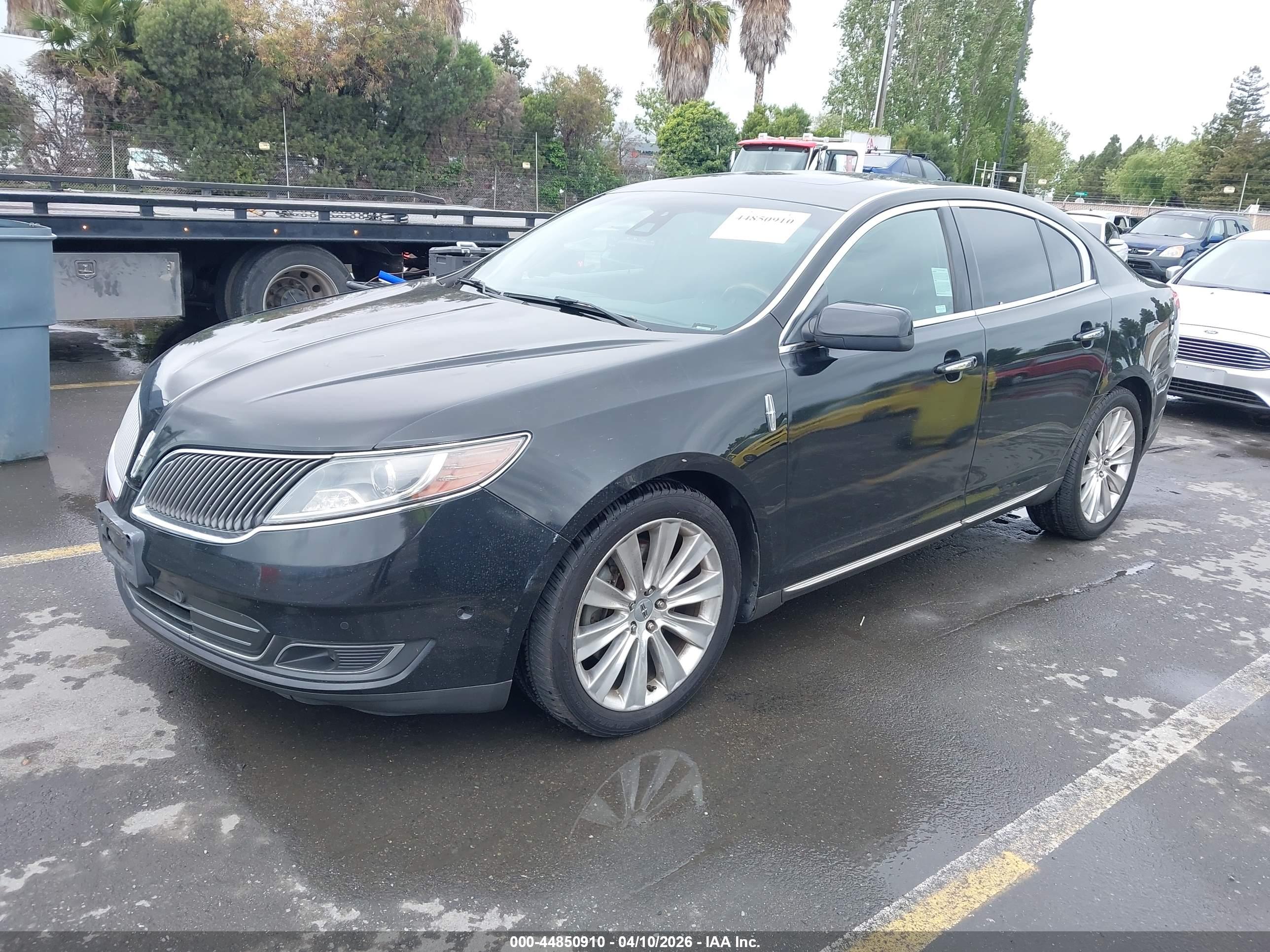 LINCOLN MKS image 2