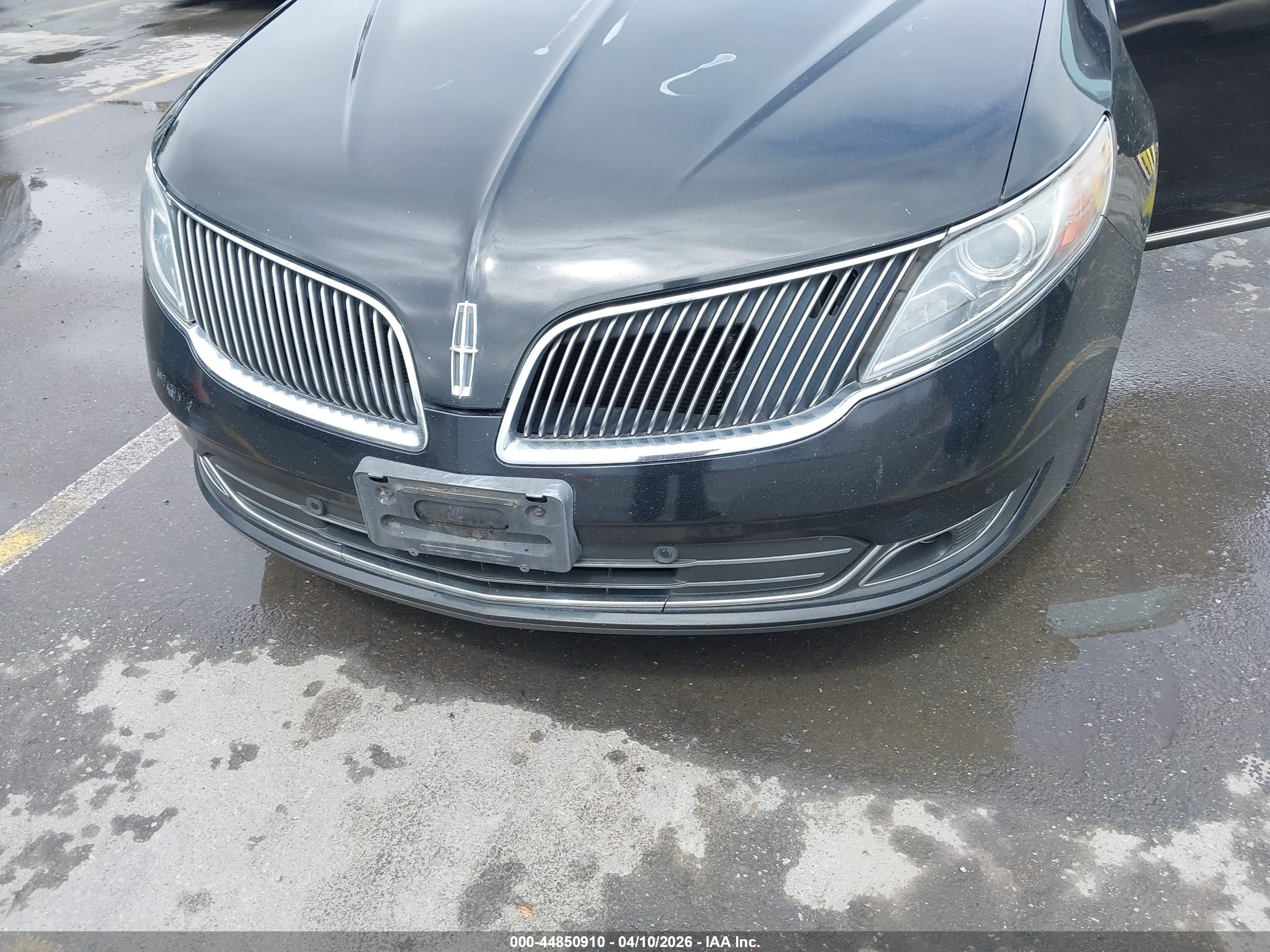 LINCOLN MKS image 6