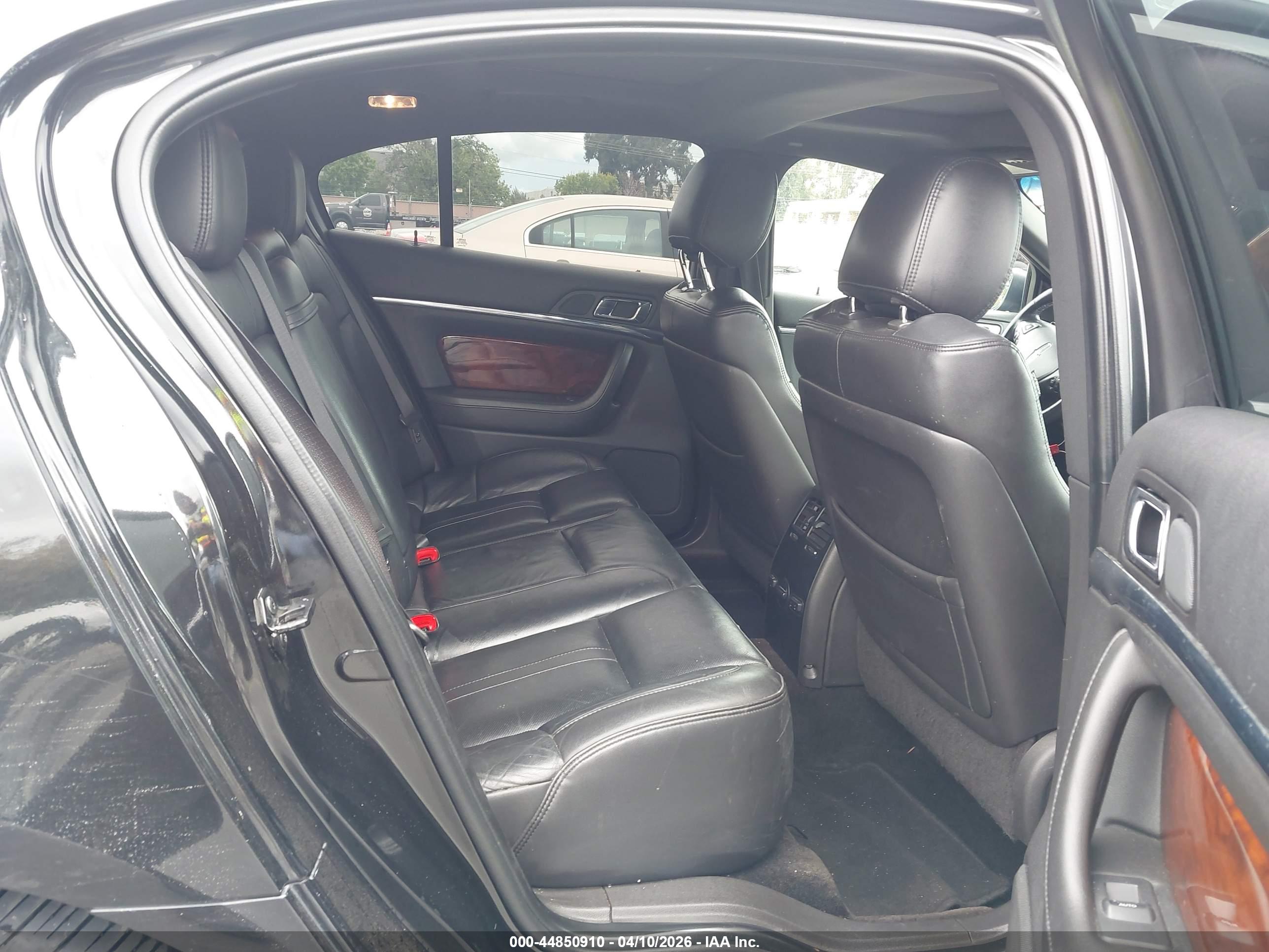 LINCOLN MKS image 8