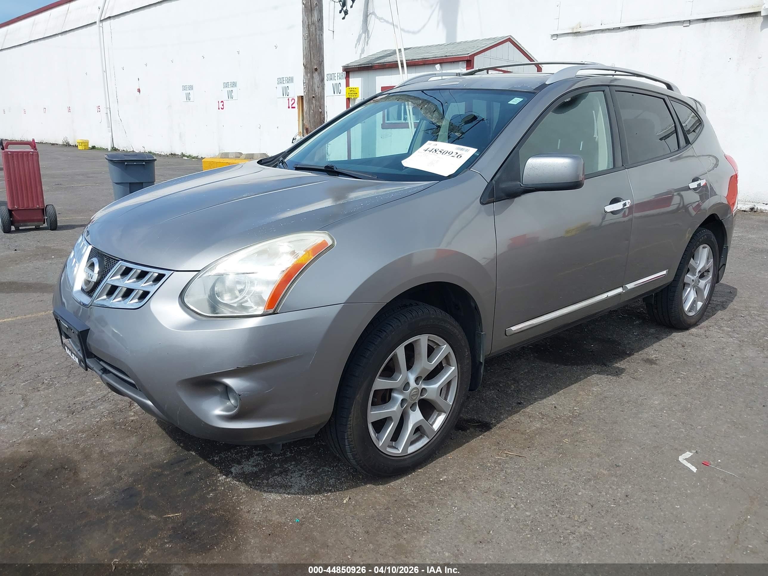 NISSAN ROGUE image 2