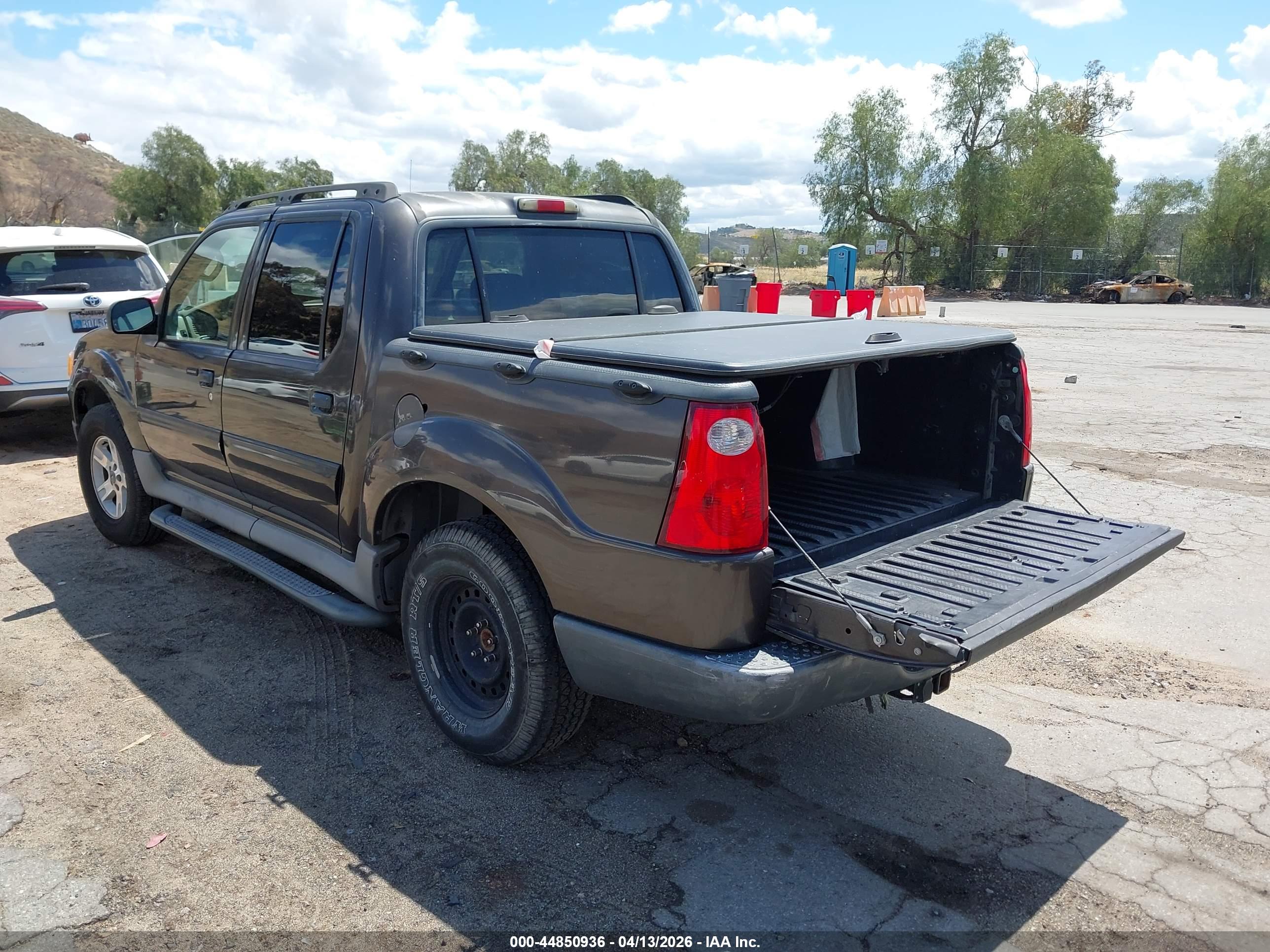 FORD EXPLORER image 3