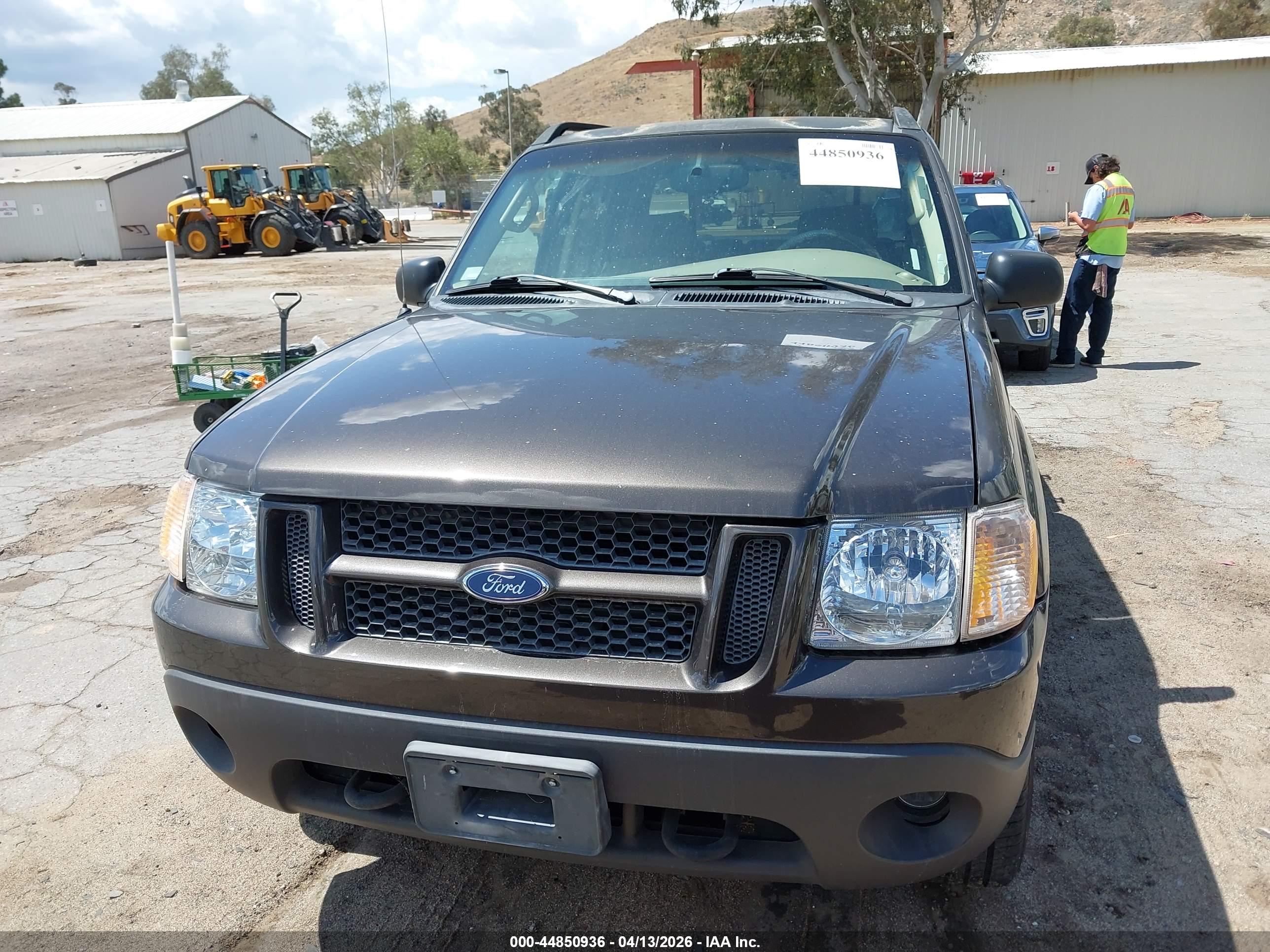 FORD EXPLORER image 6