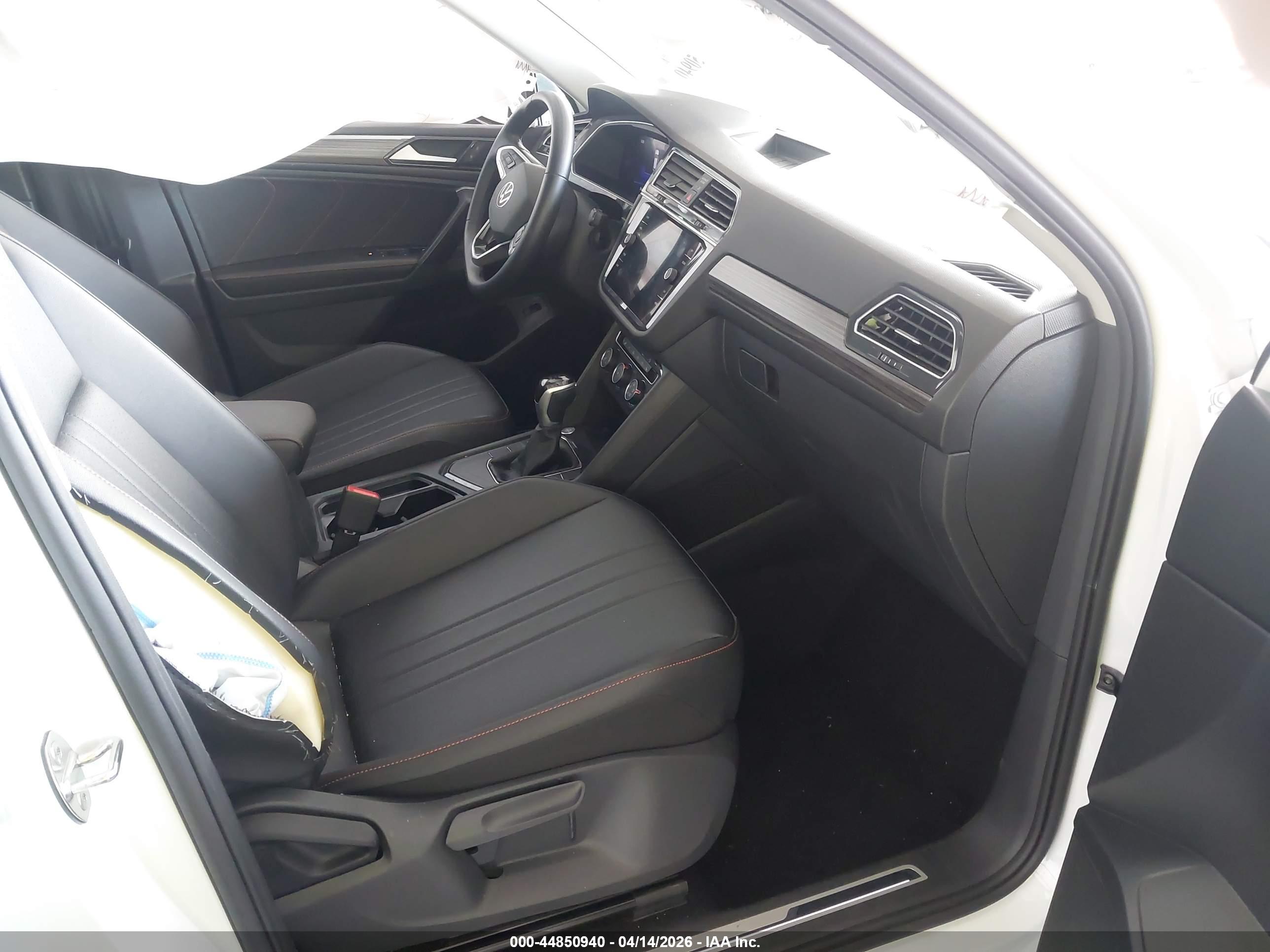 VOLKSWAGEN TIGUAN image 5