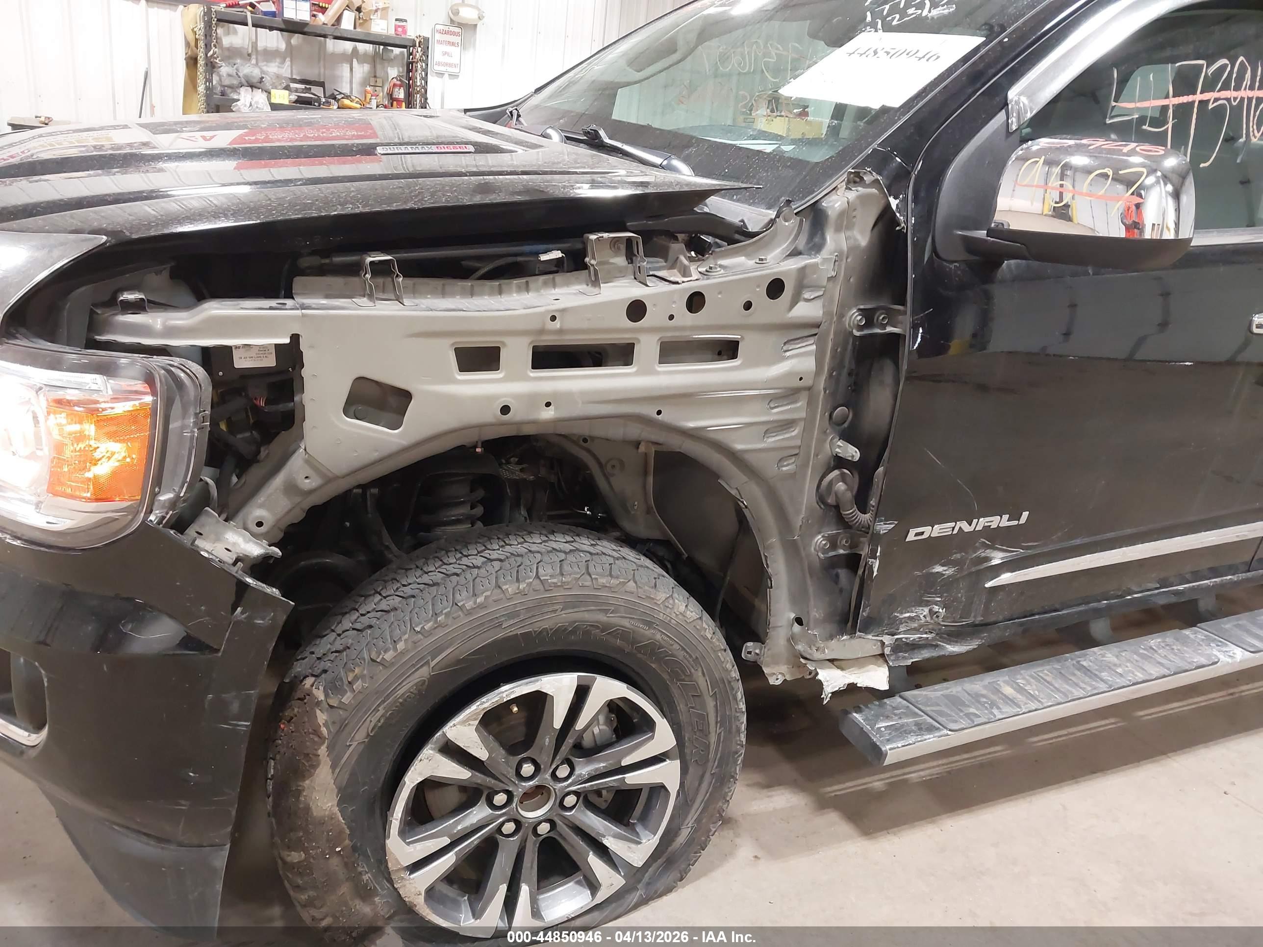 GMC CANYON image 6