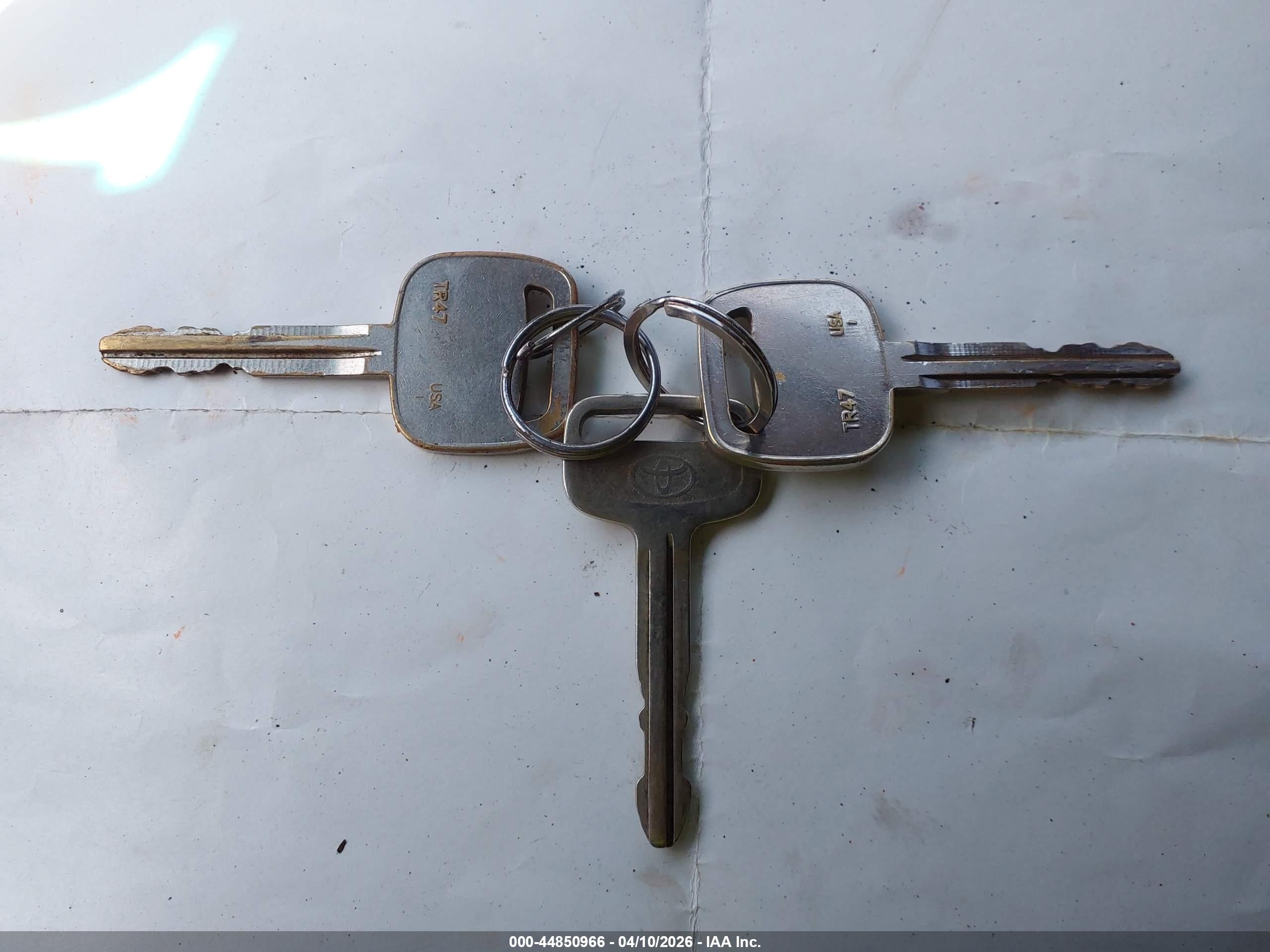 TOYOTA 4RUNNER image 11