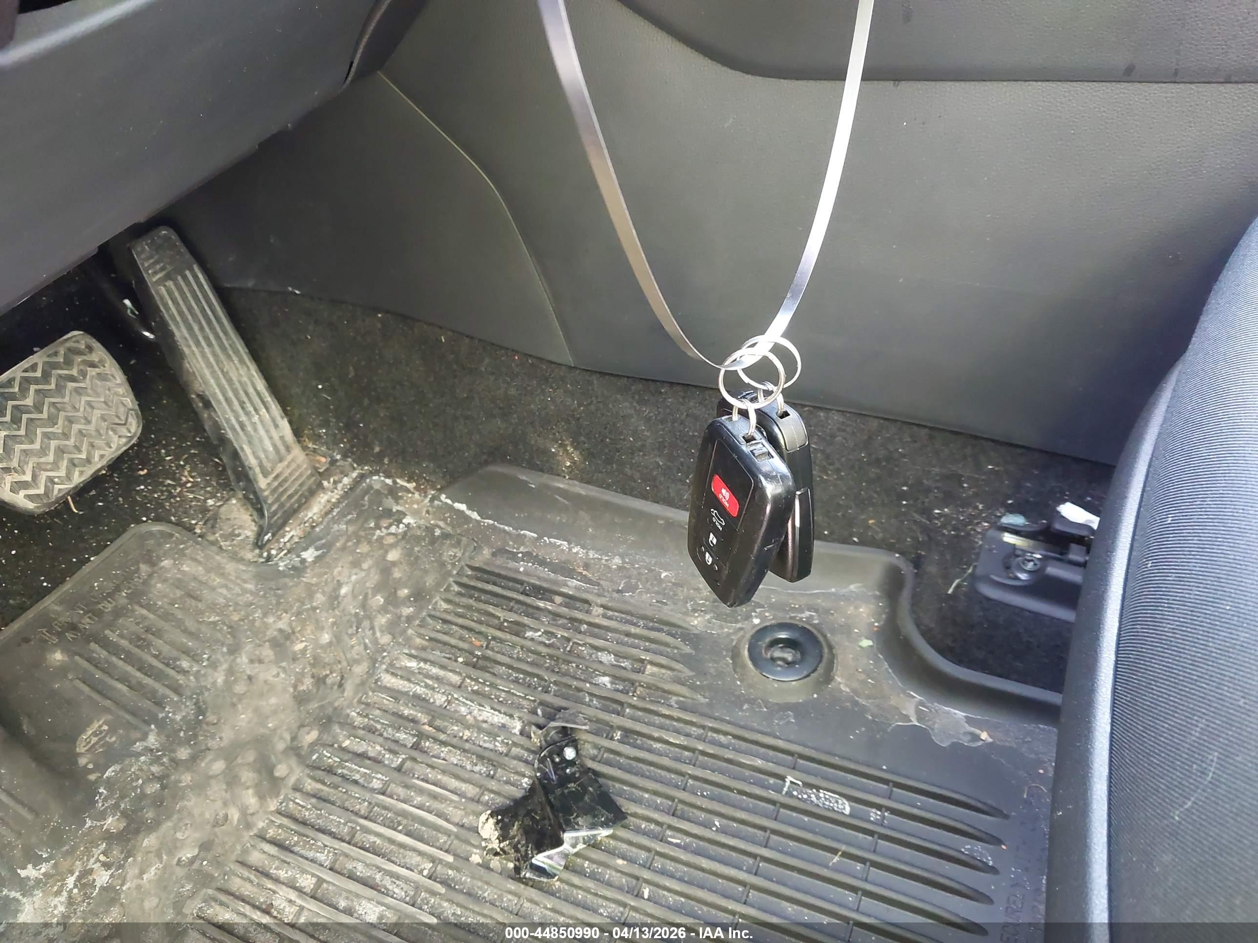 TOYOTA RAV4 image 11
