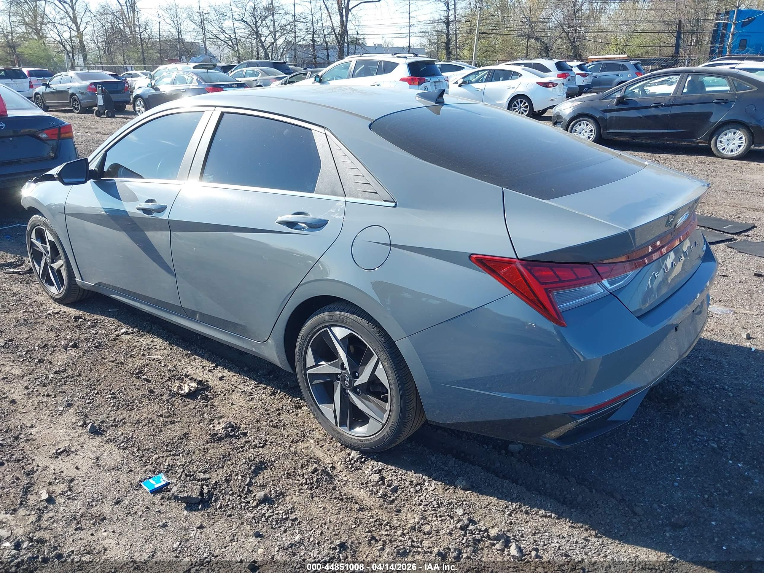 HYUNDAI ELANTRA image 3