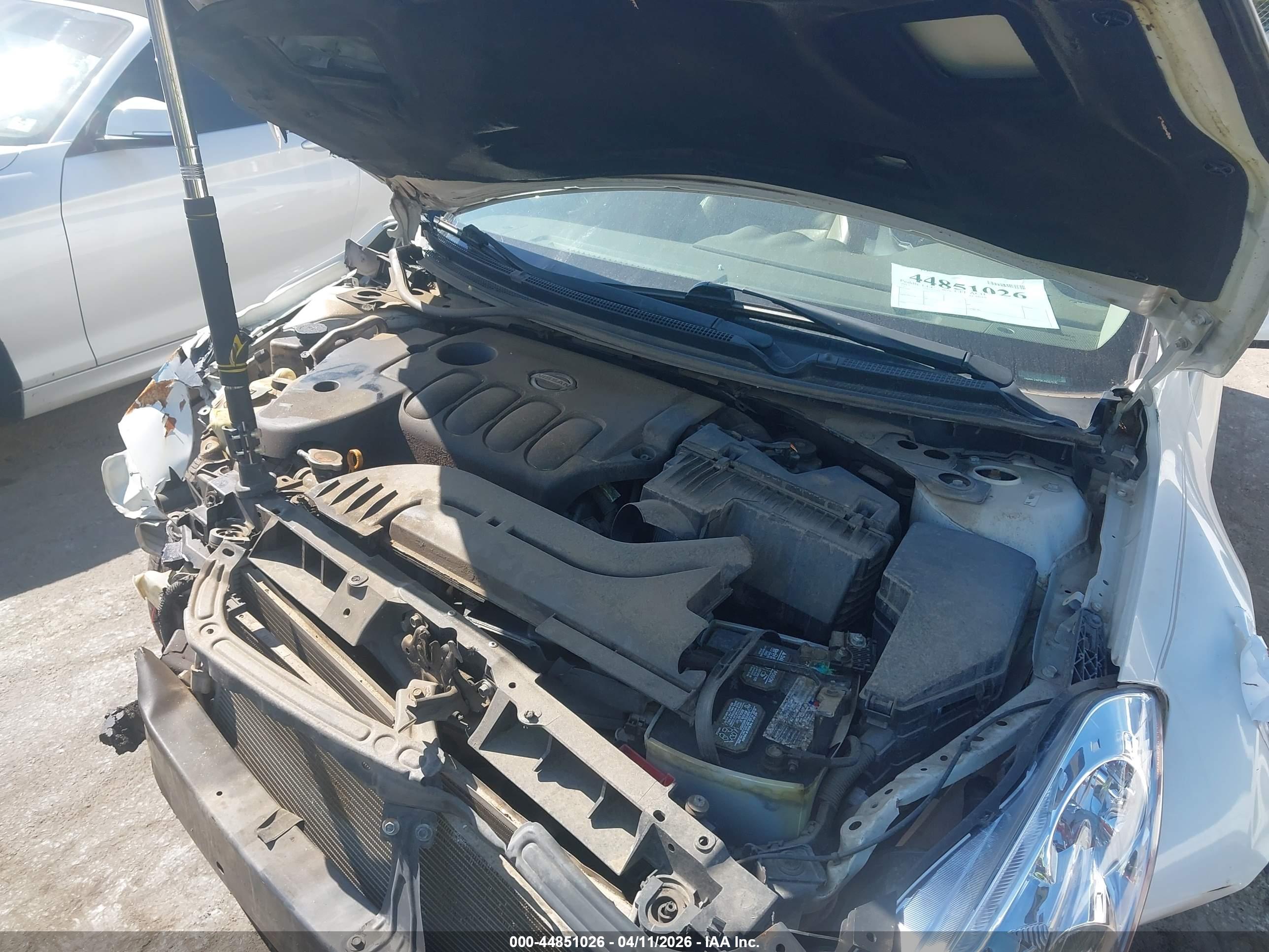 NISSAN ALTIMA image 10