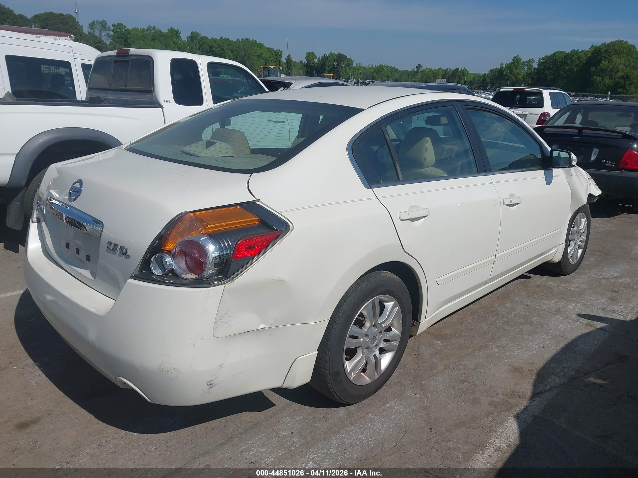 NISSAN ALTIMA image 4
