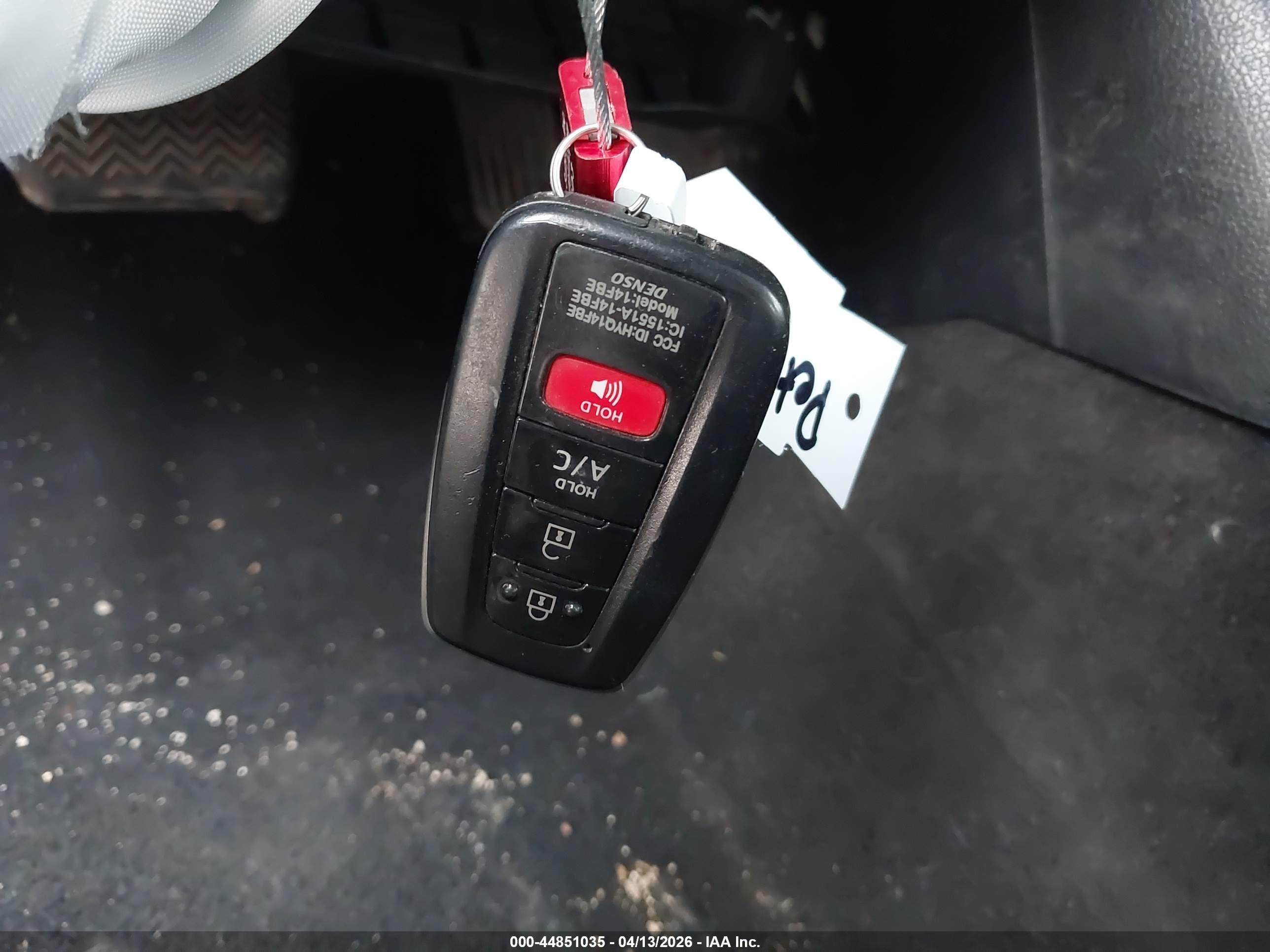 TOYOTA PRIUS image 11
