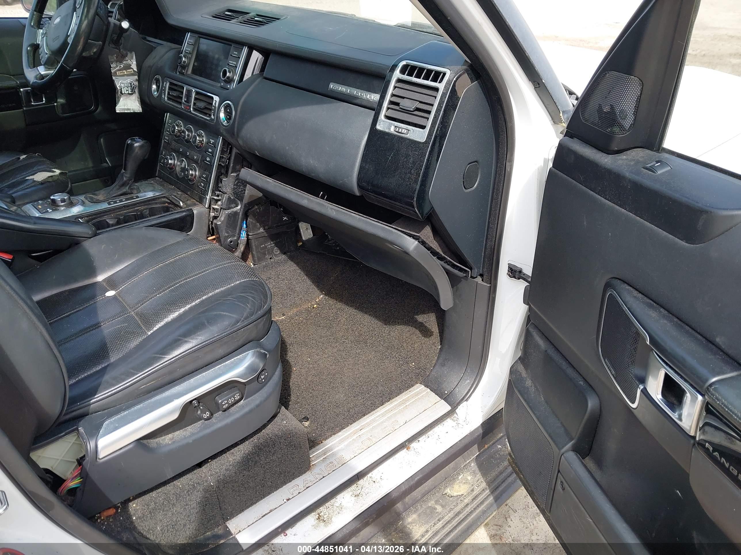 LAND ROVER image 5