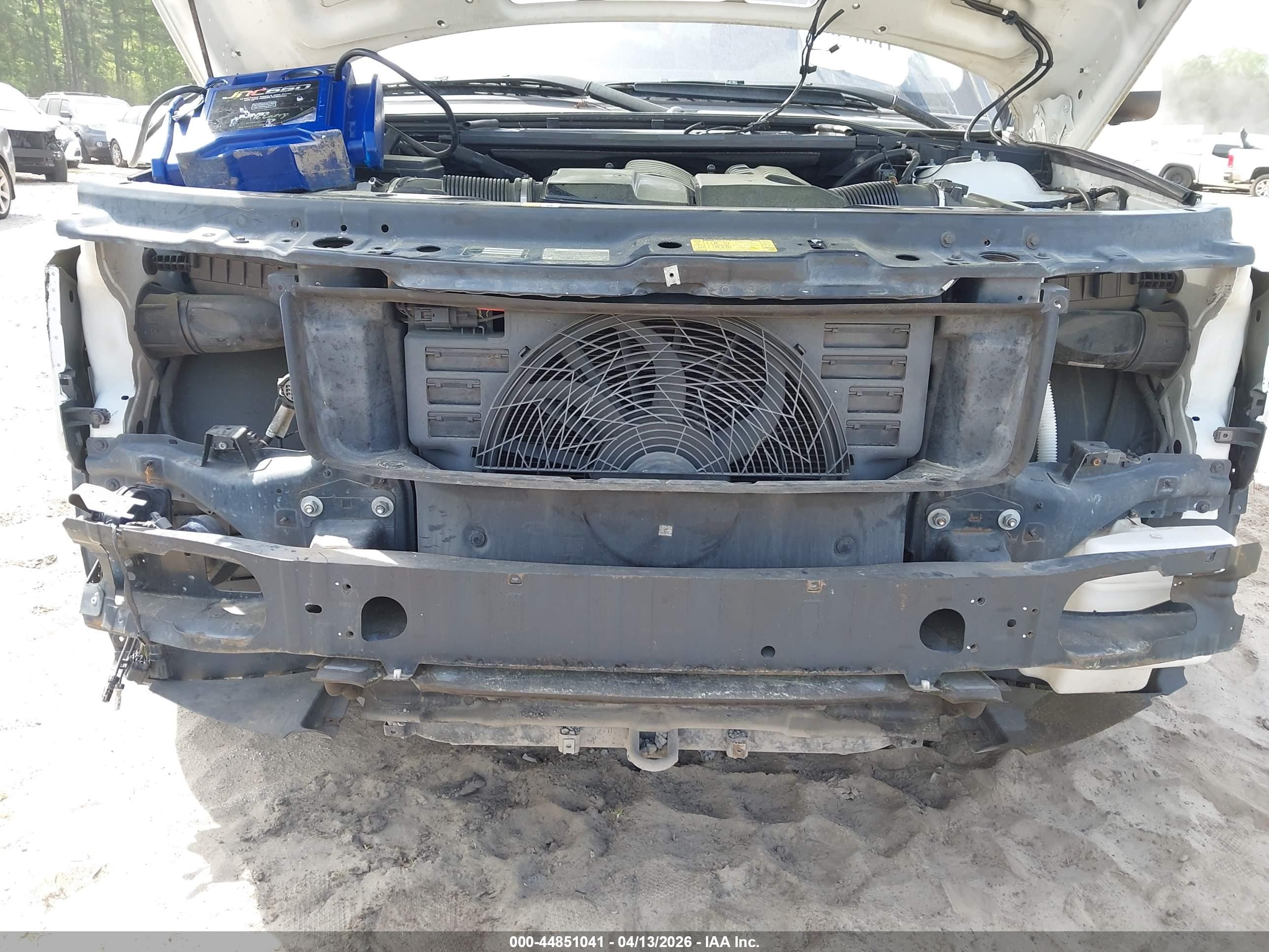 LAND ROVER image 6