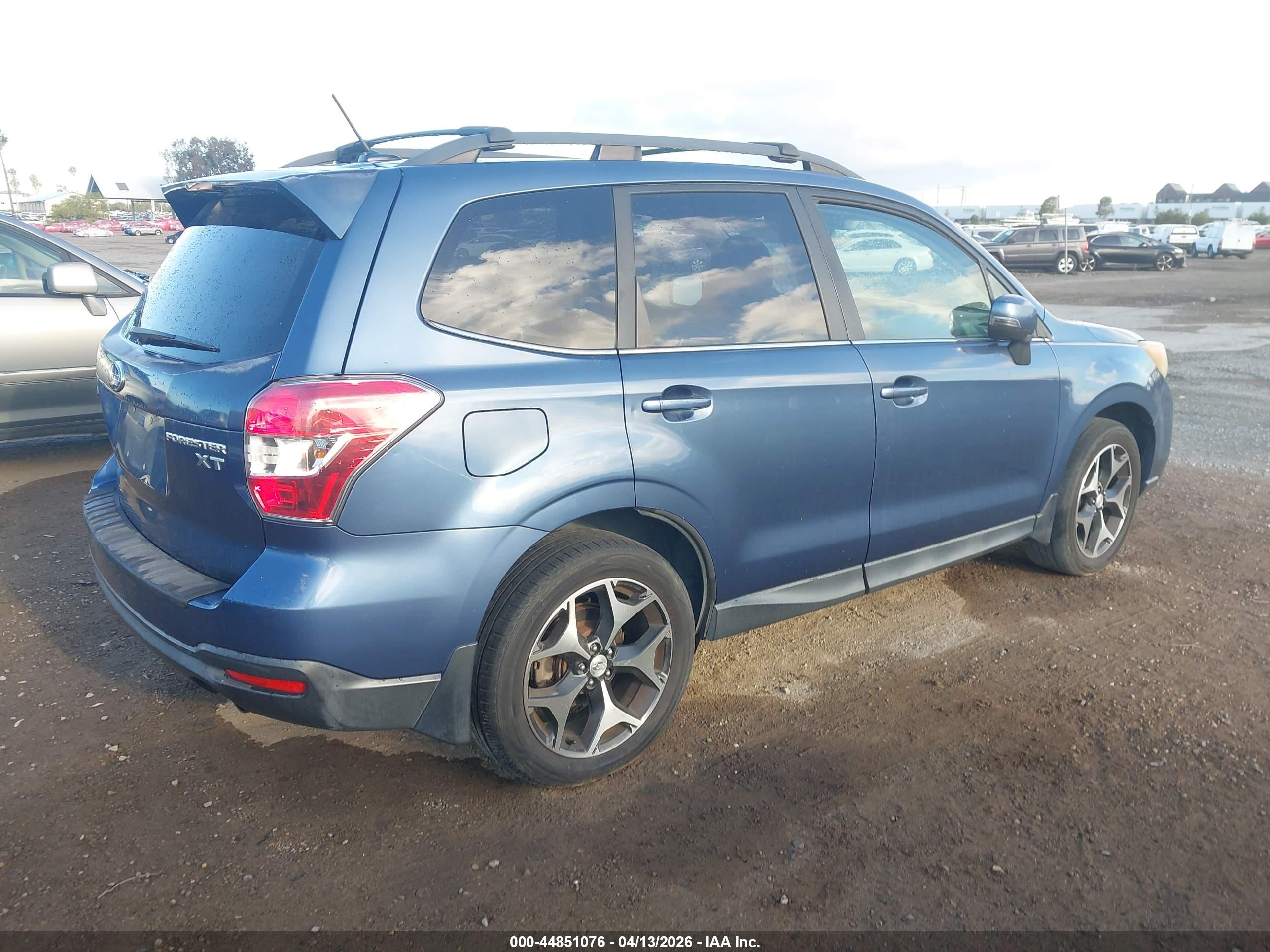 SUBARU FORESTER image 4