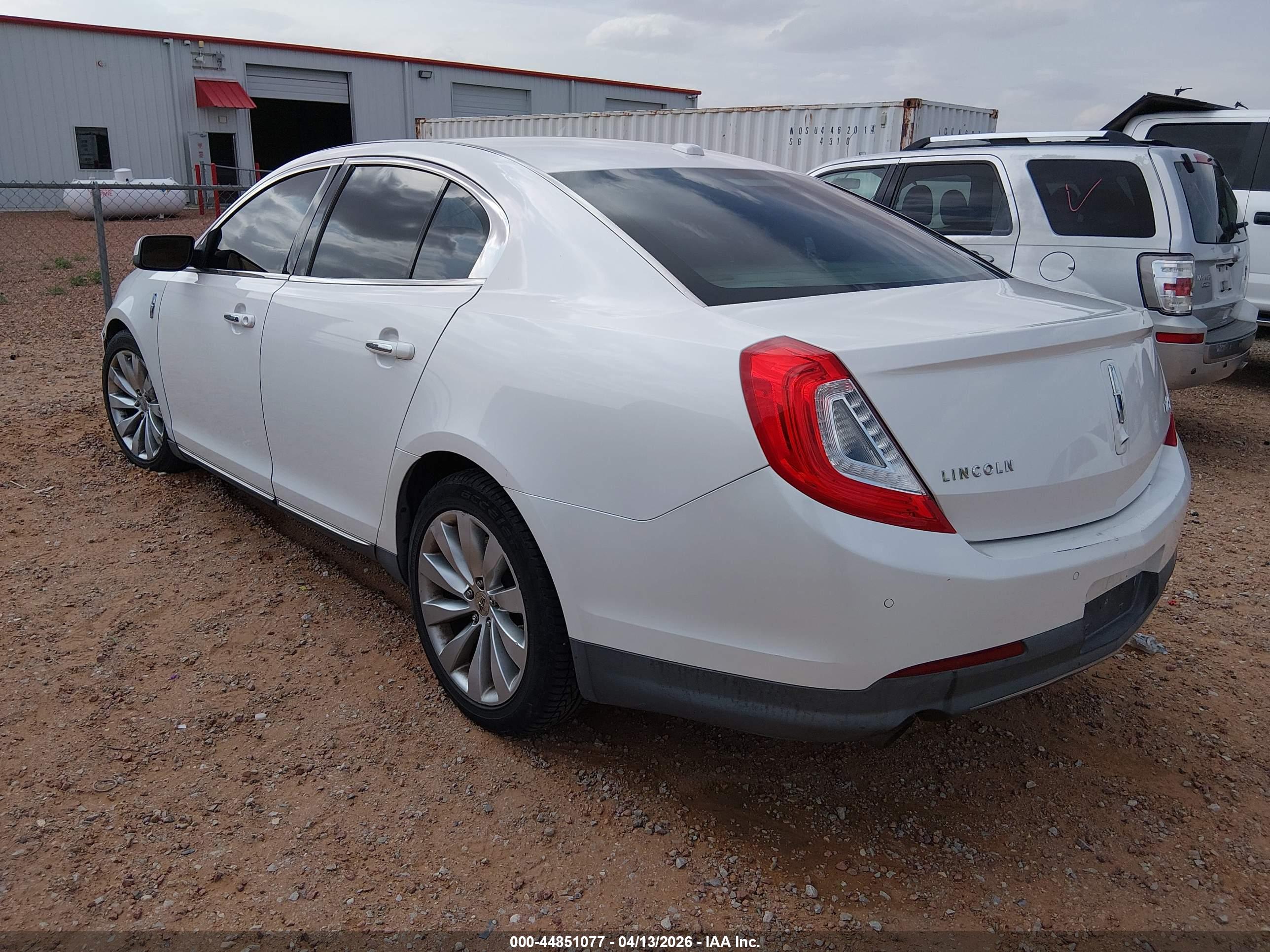 LINCOLN MKS image 3