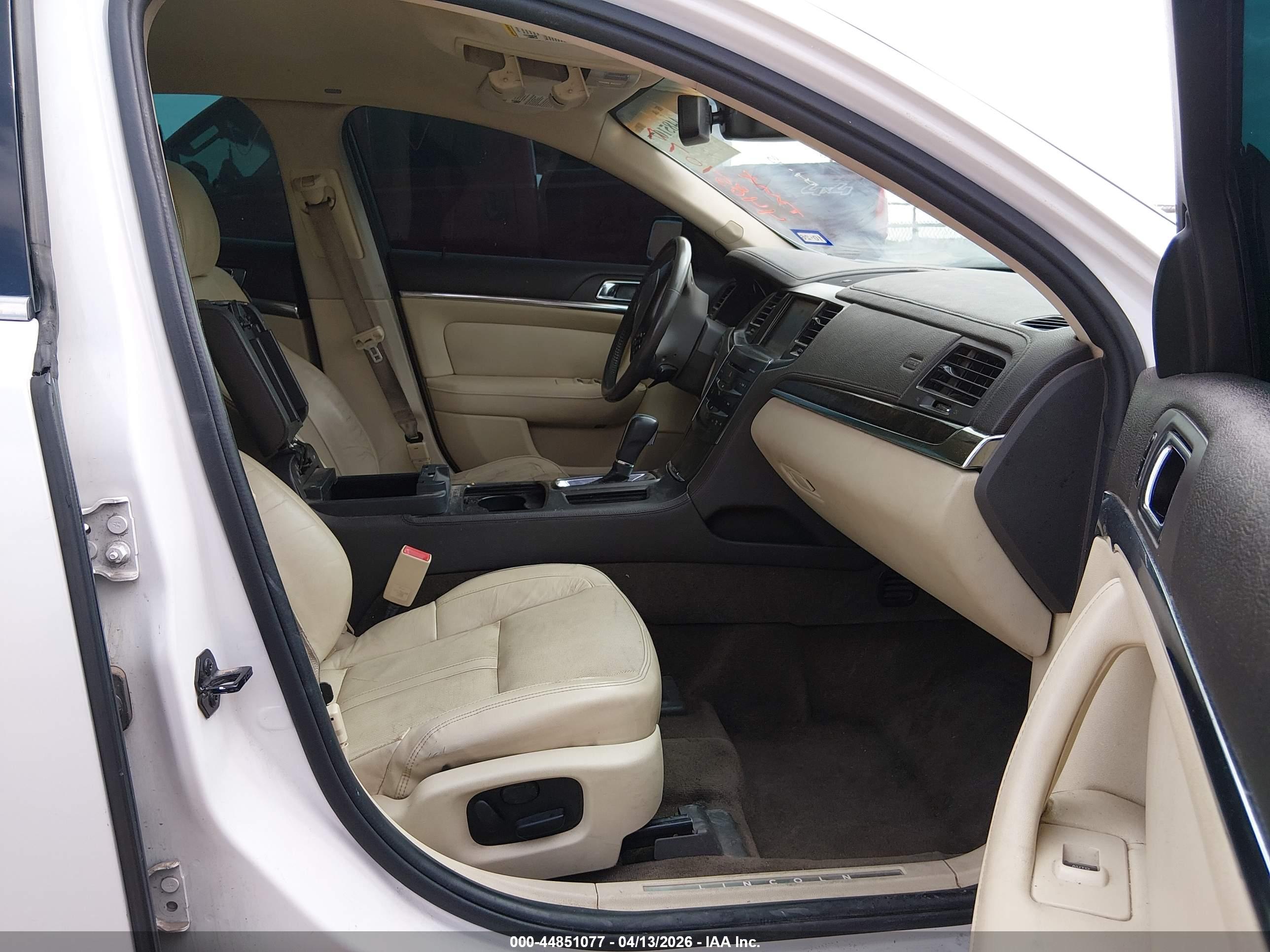 LINCOLN MKS image 5