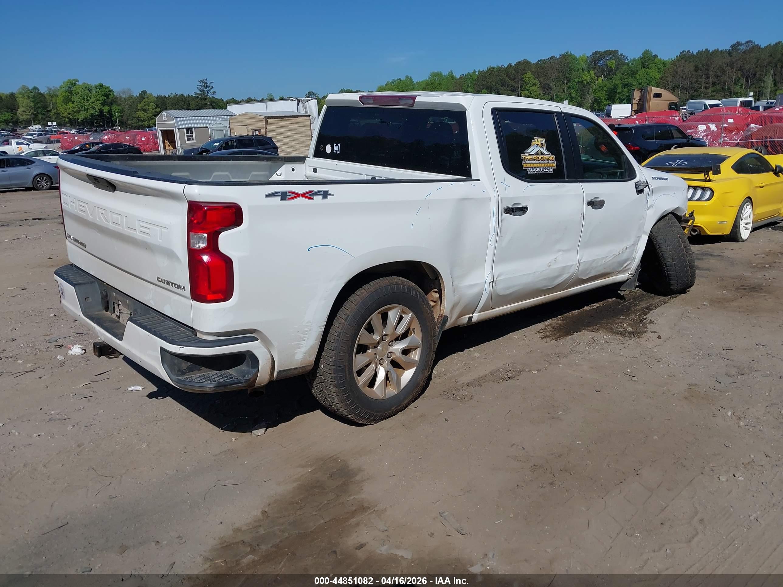 CHEVROLET SILVERADO image 4