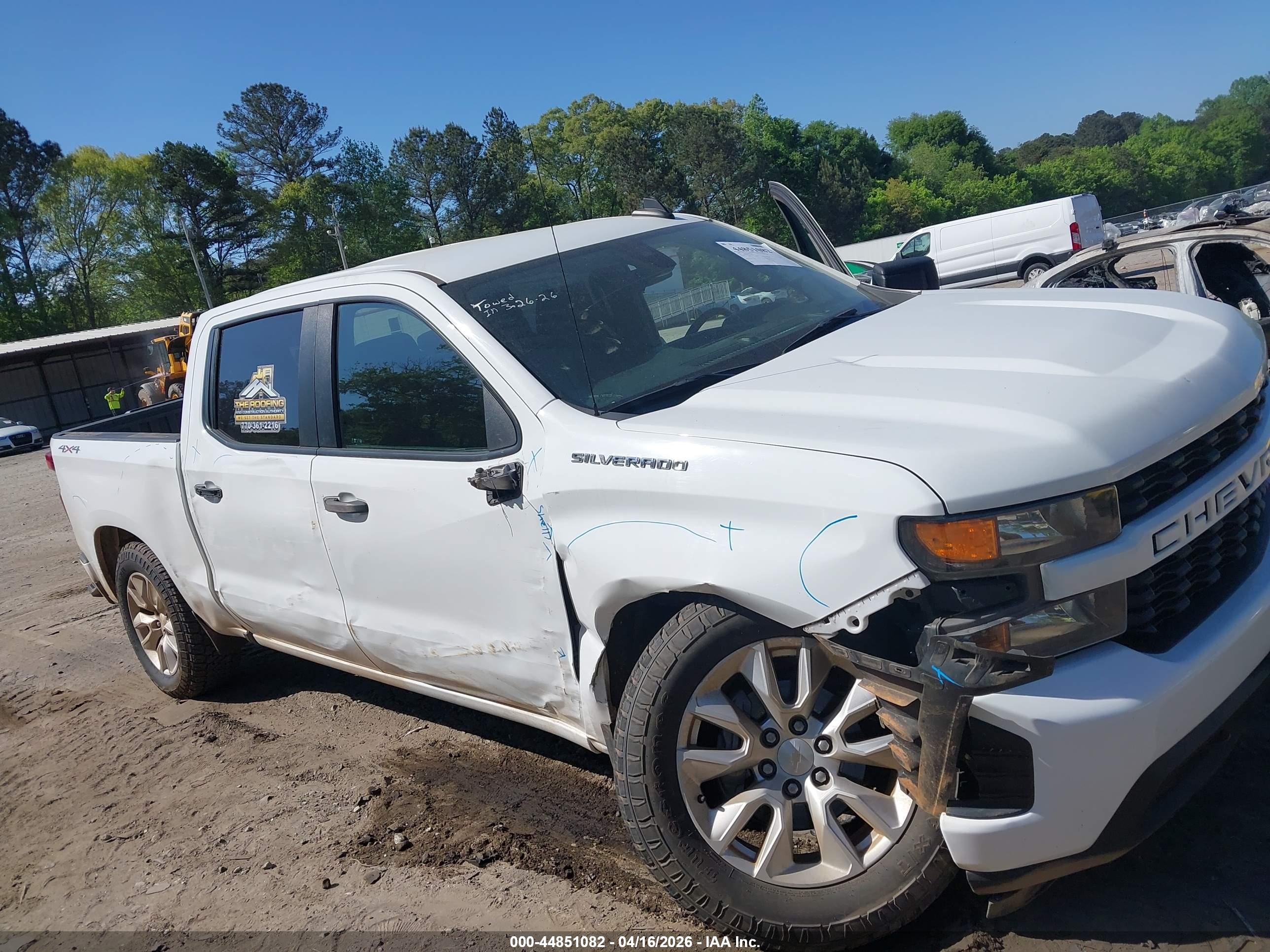 CHEVROLET SILVERADO image 6