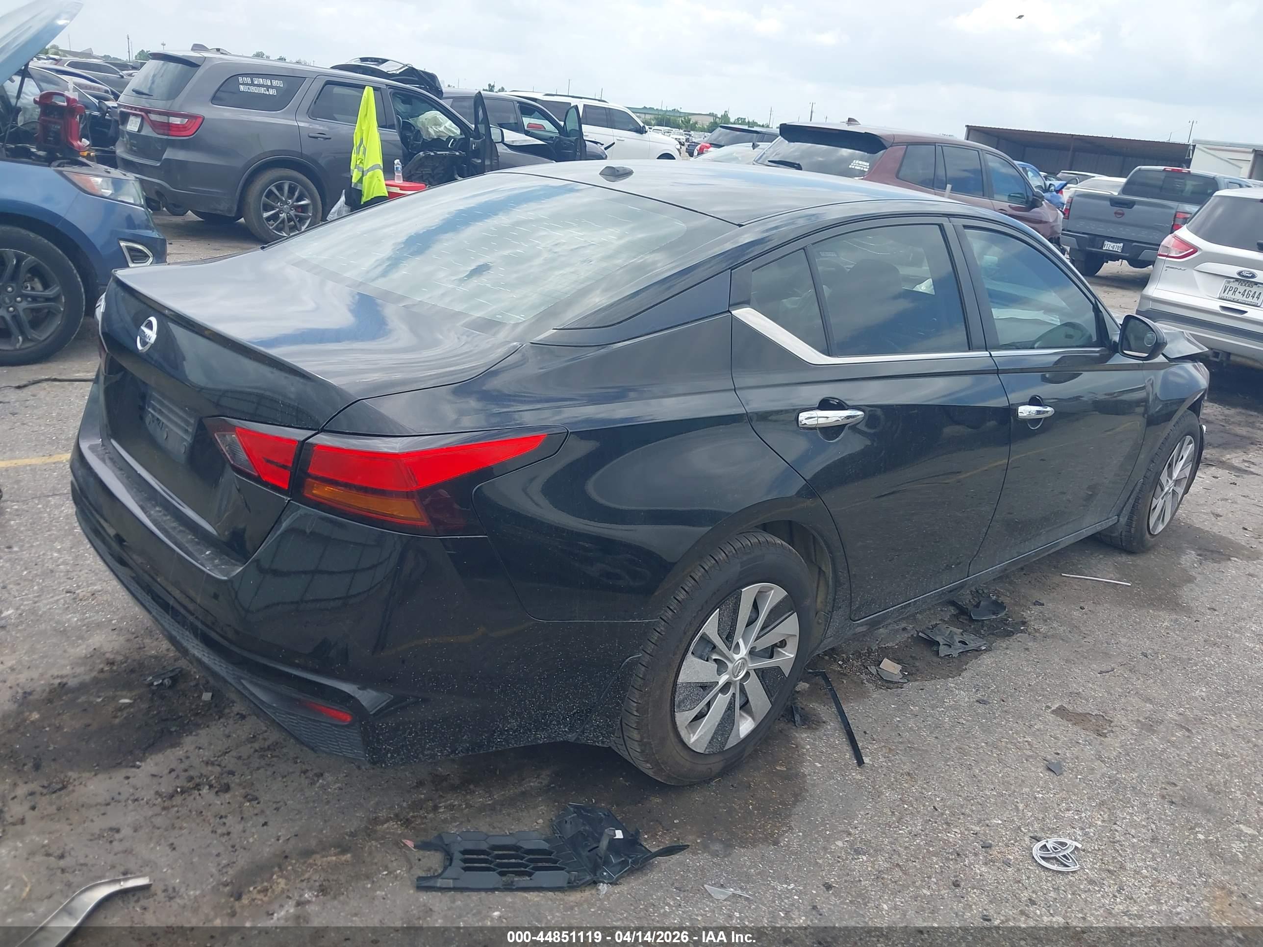 NISSAN ALTIMA image 4