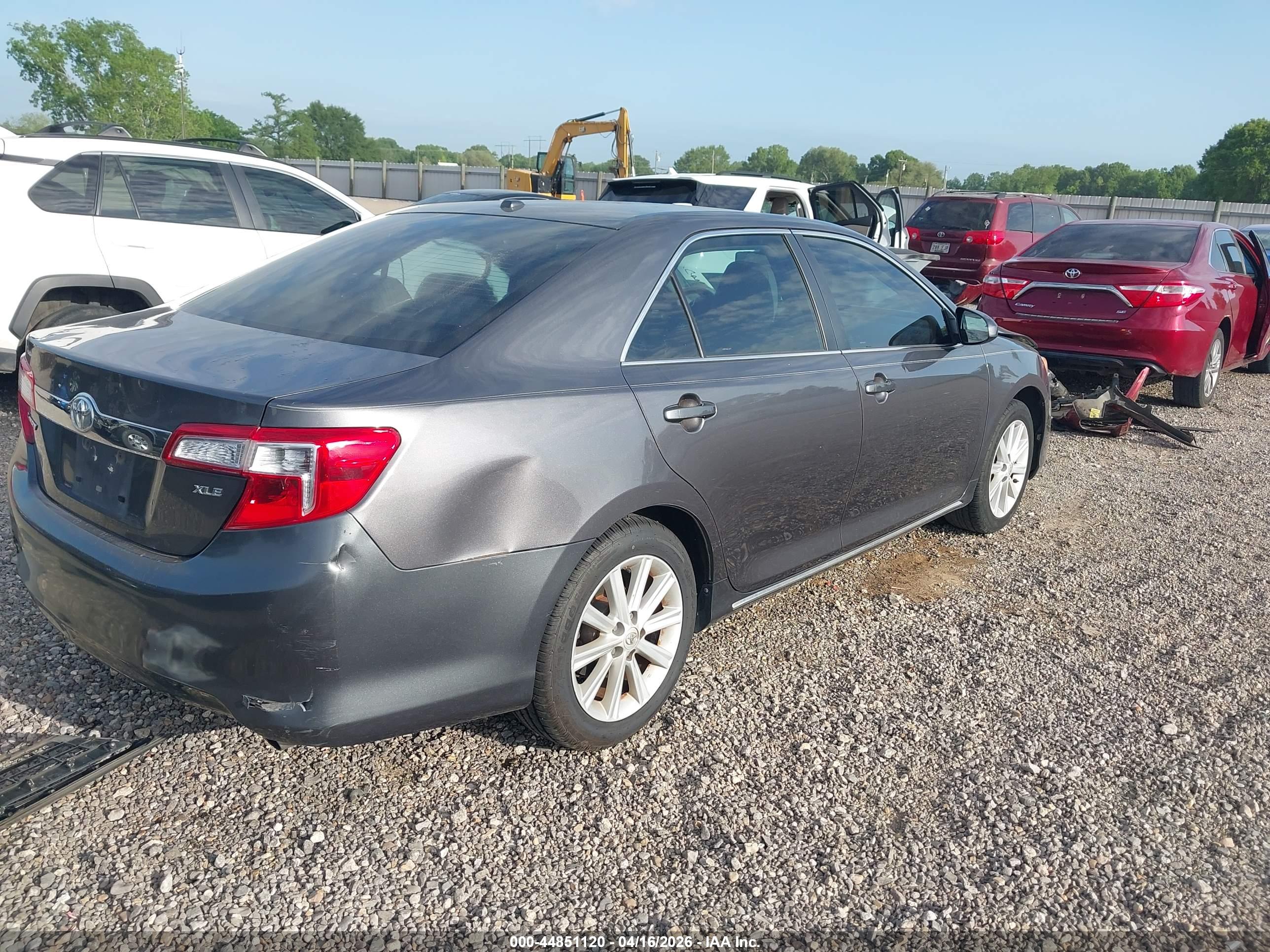 TOYOTA CAMRY image 4