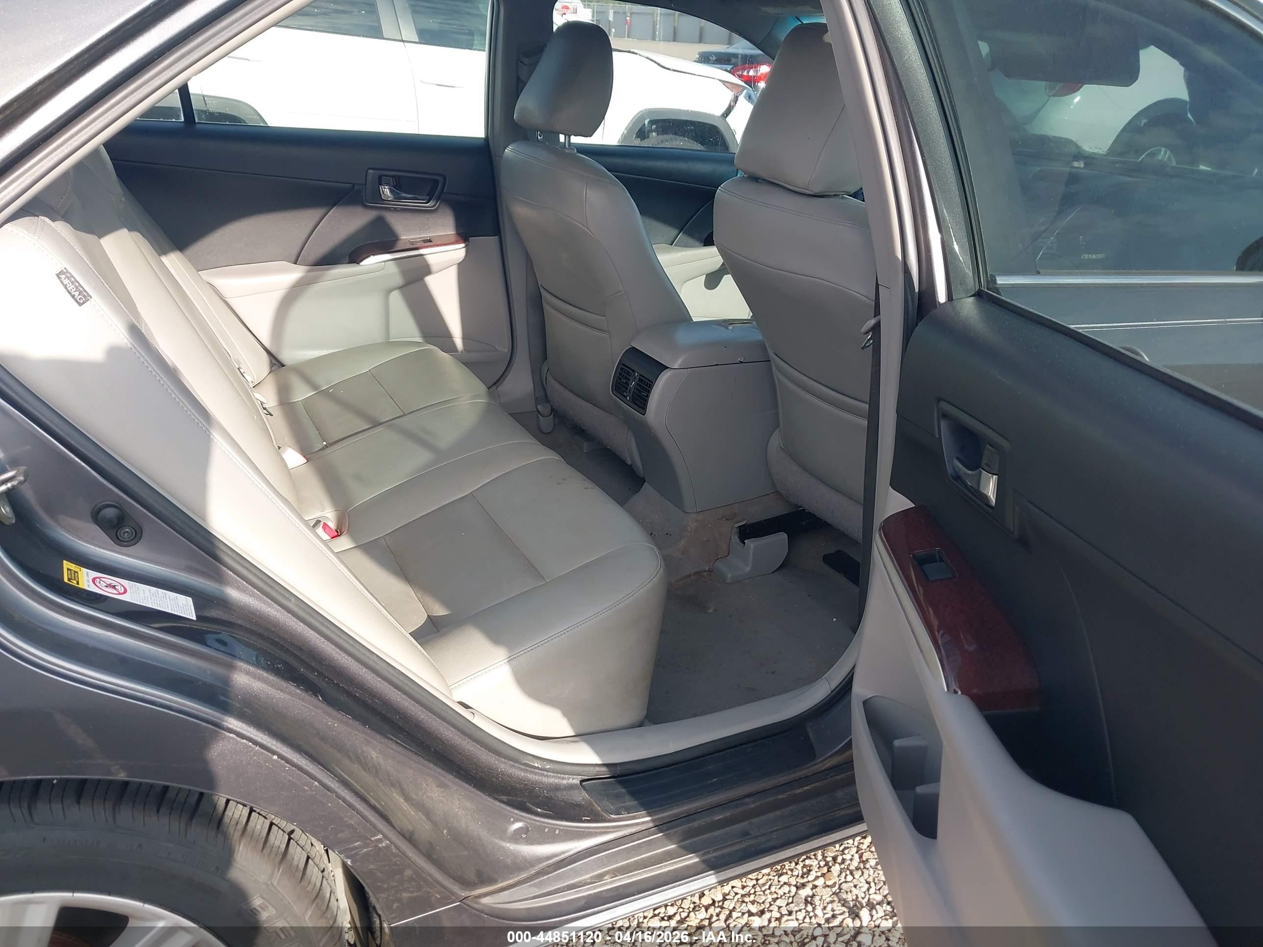 TOYOTA CAMRY image 8